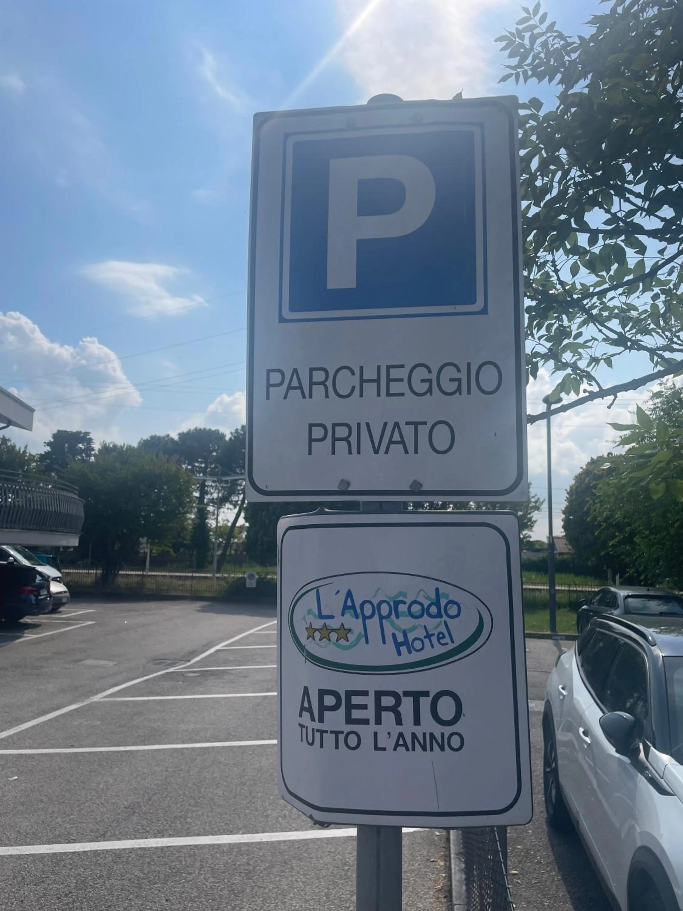 Parking in Hotel L'Approdo