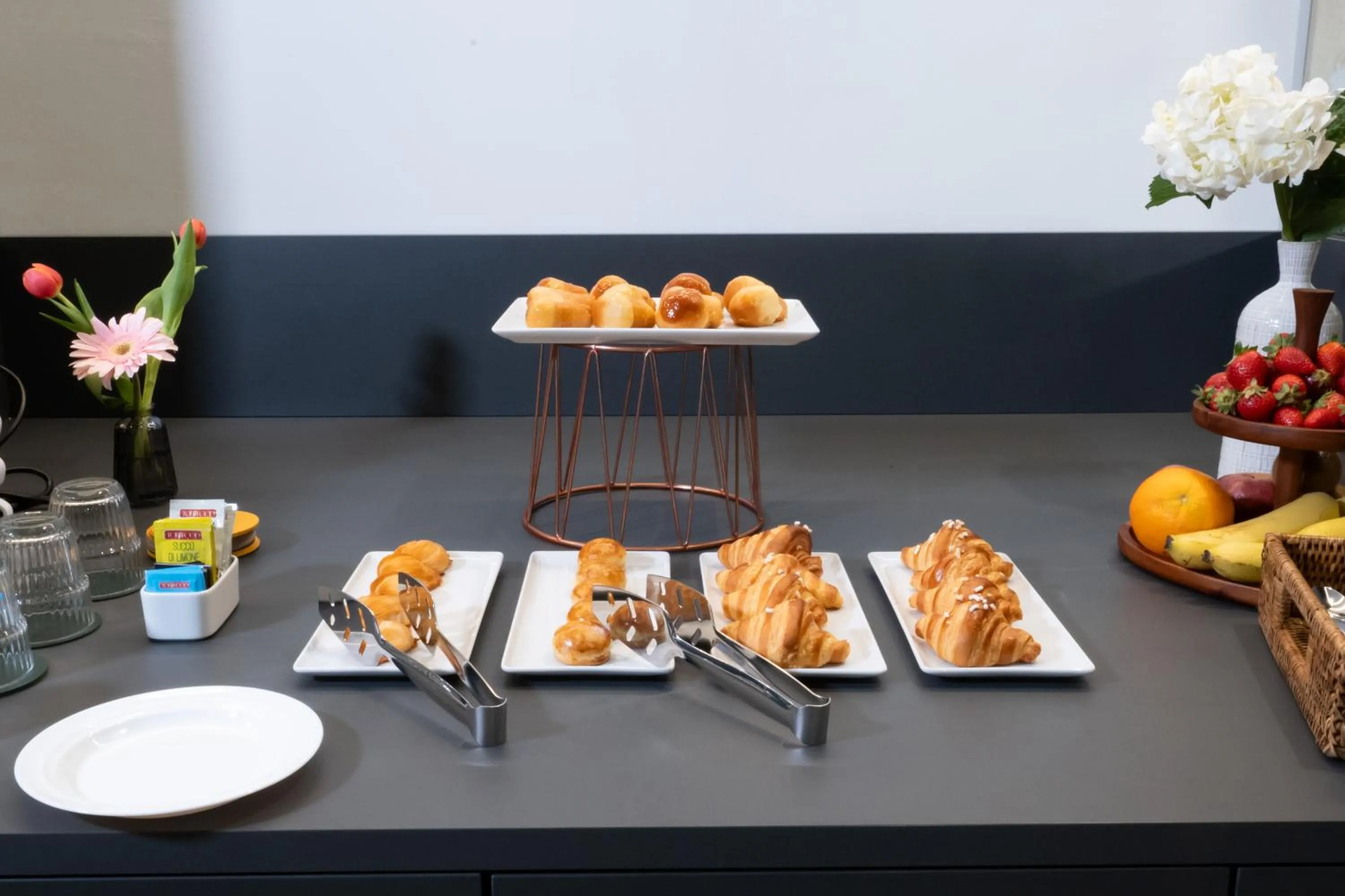 Buffet breakfast in Casa D Hotel Napoli