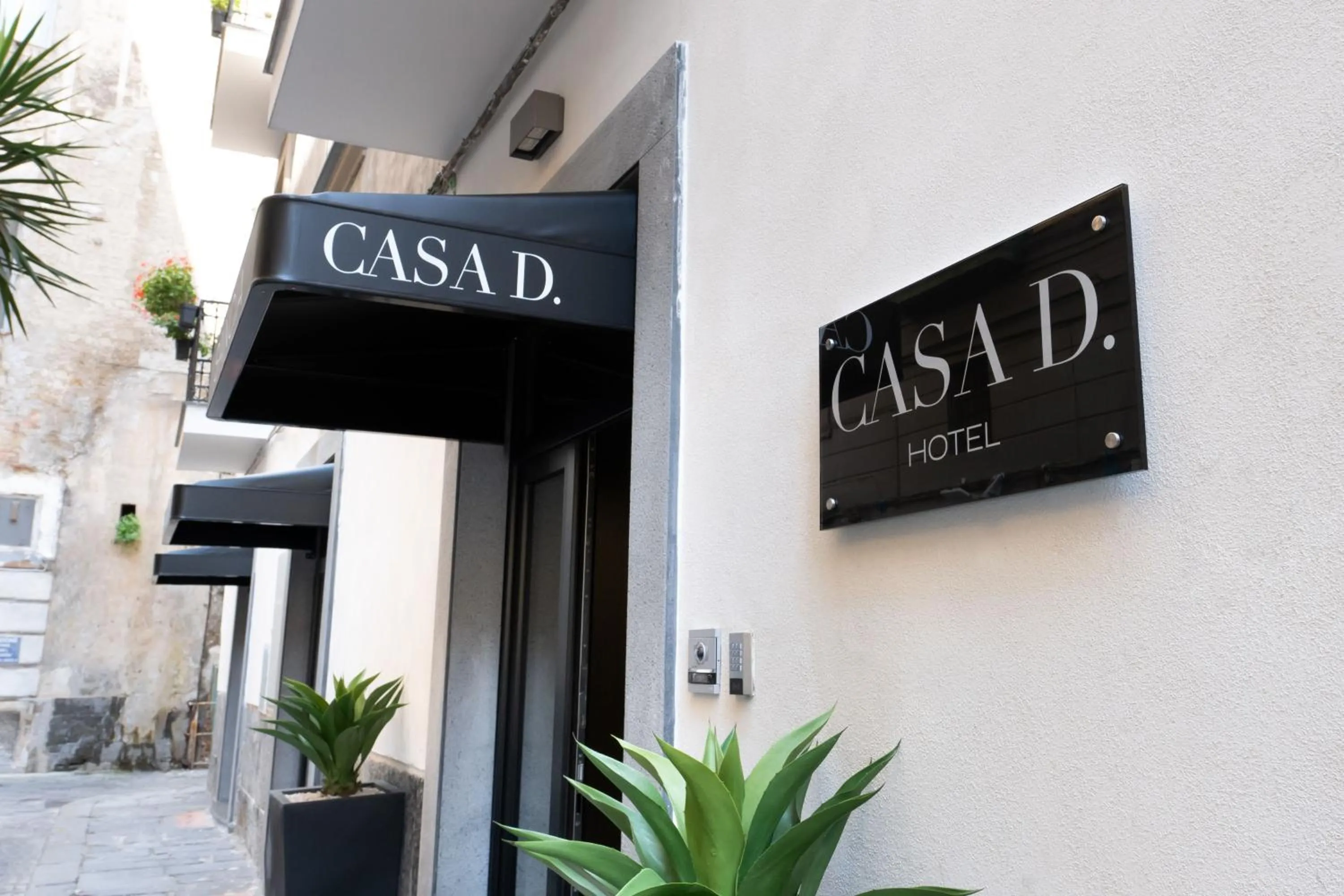Facade/entrance in Casa D Hotel Napoli