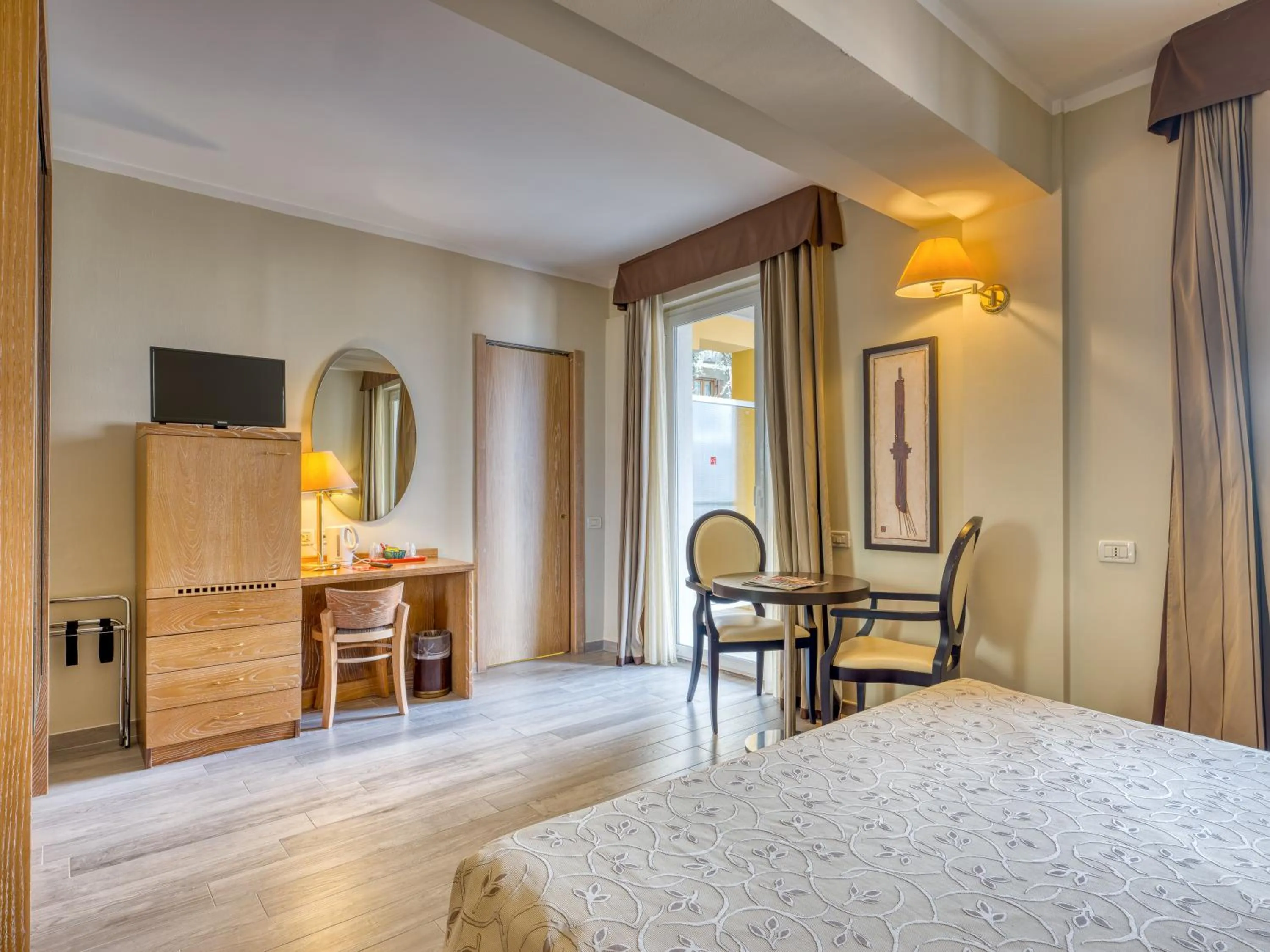 Bedroom, Bed in Hotel Cristina