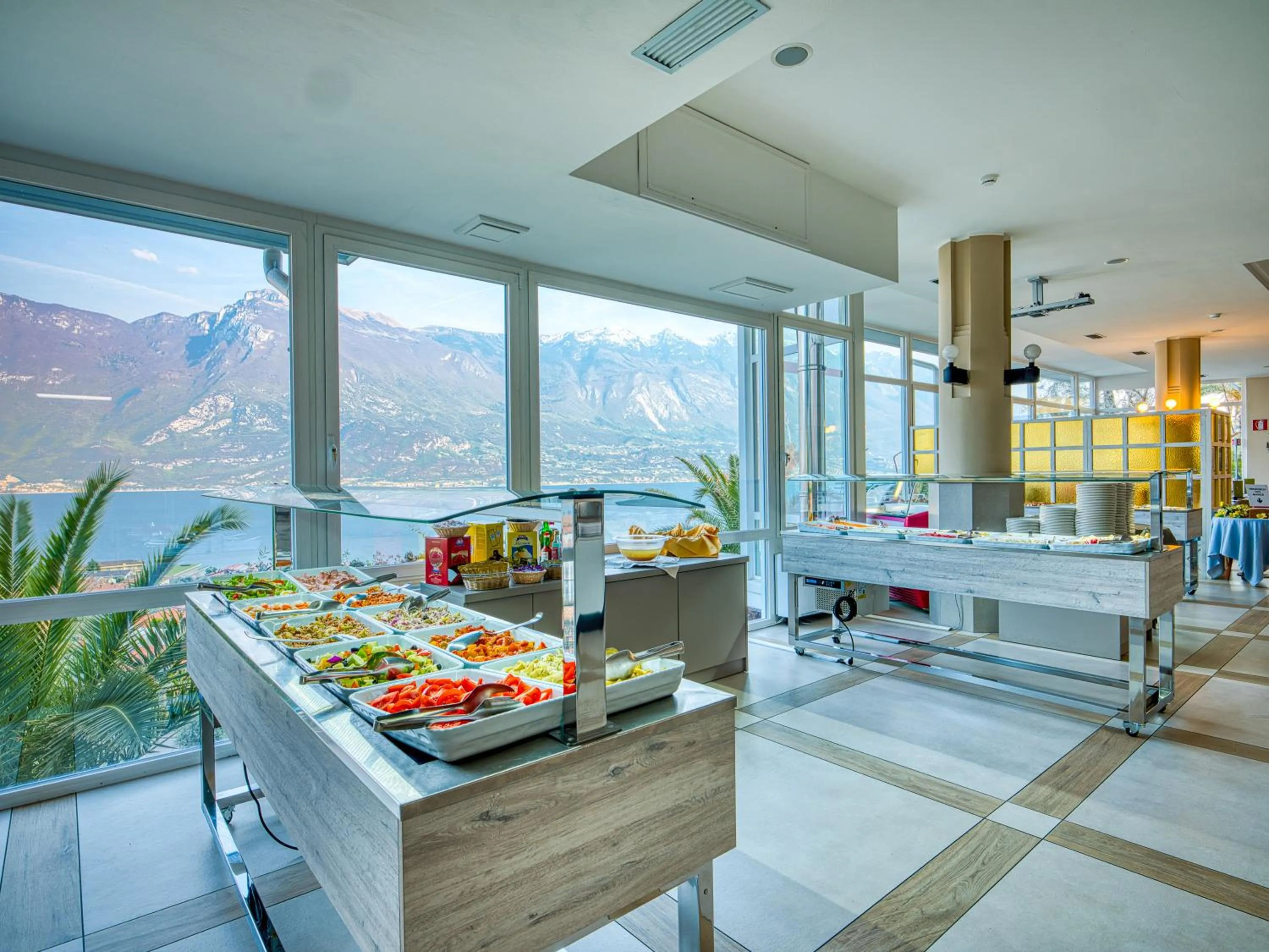 Restaurant/places to eat in Hotel Cristina