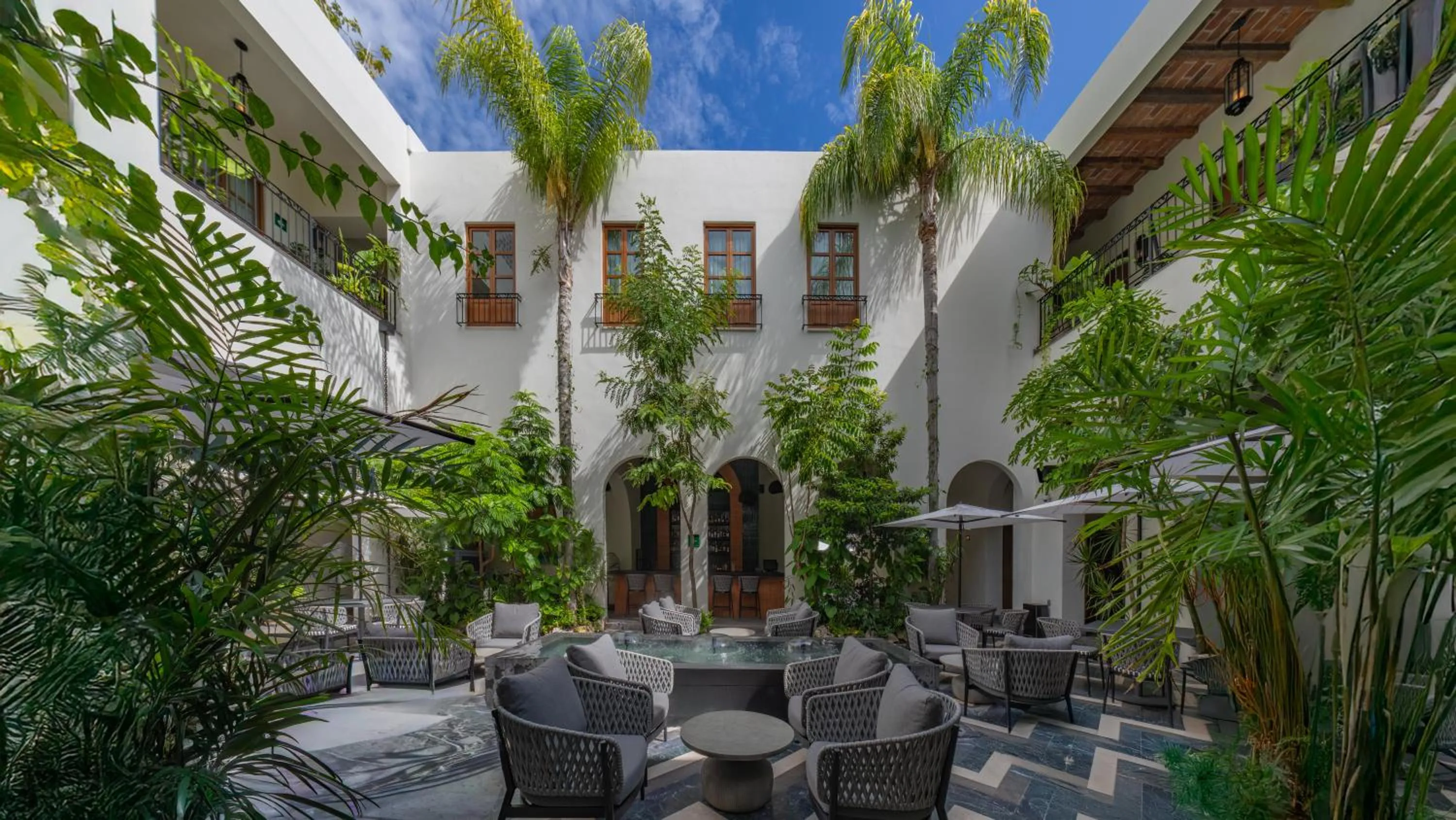 Inner courtyard view in Pueblo Bonito Vantage Centro Histórico Mazatlán