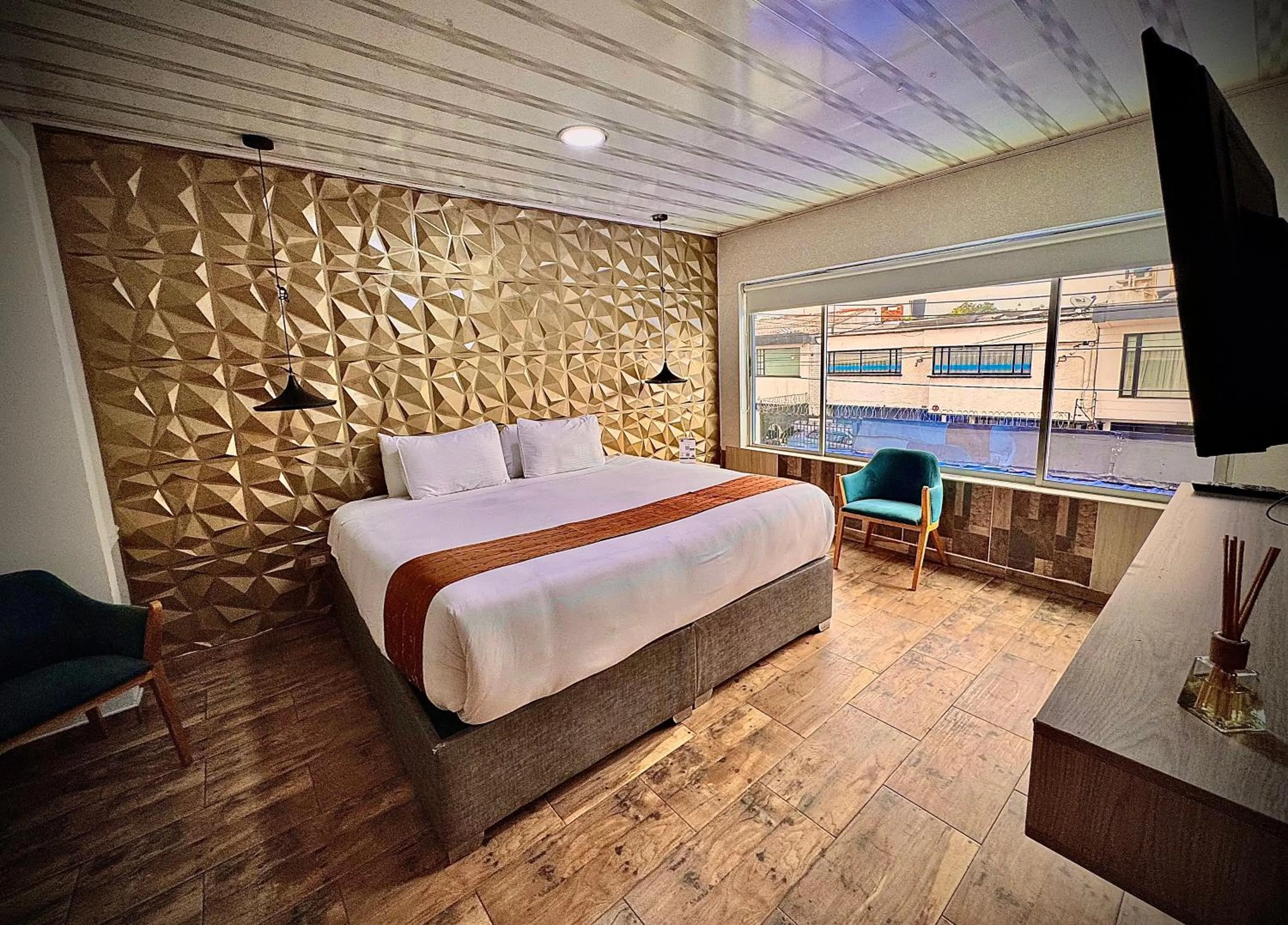 Photo of the whole room, Bed in Hotel American Visa Normandia