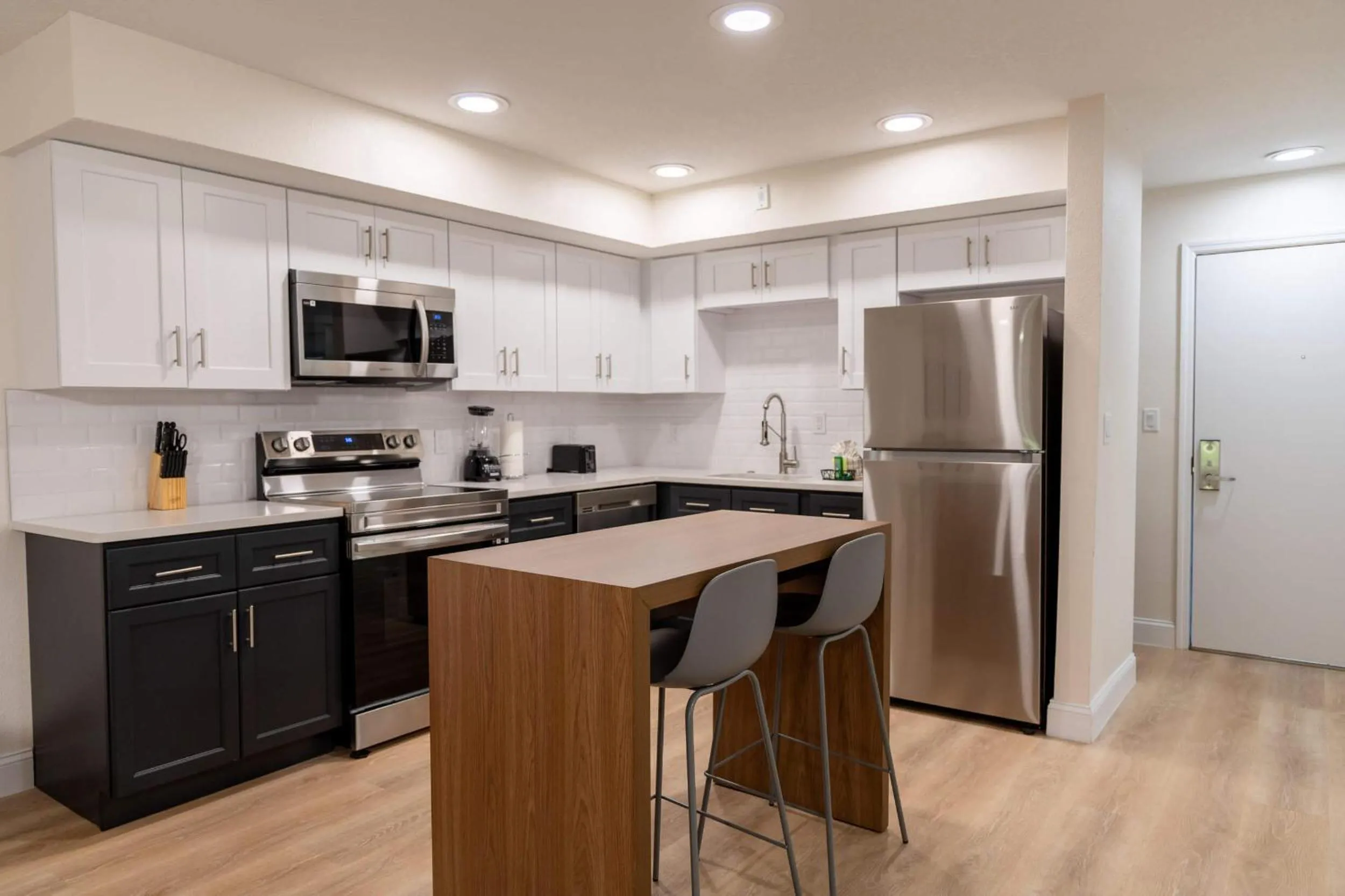Kitchen or kitchenette in The Fold Hotels Orlando