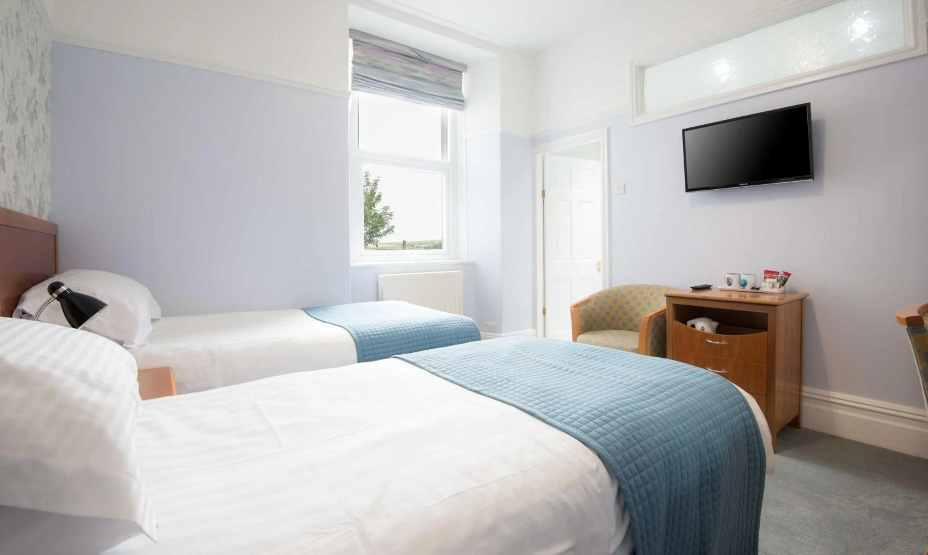 Bed in Gwesty Gadlys Hotel