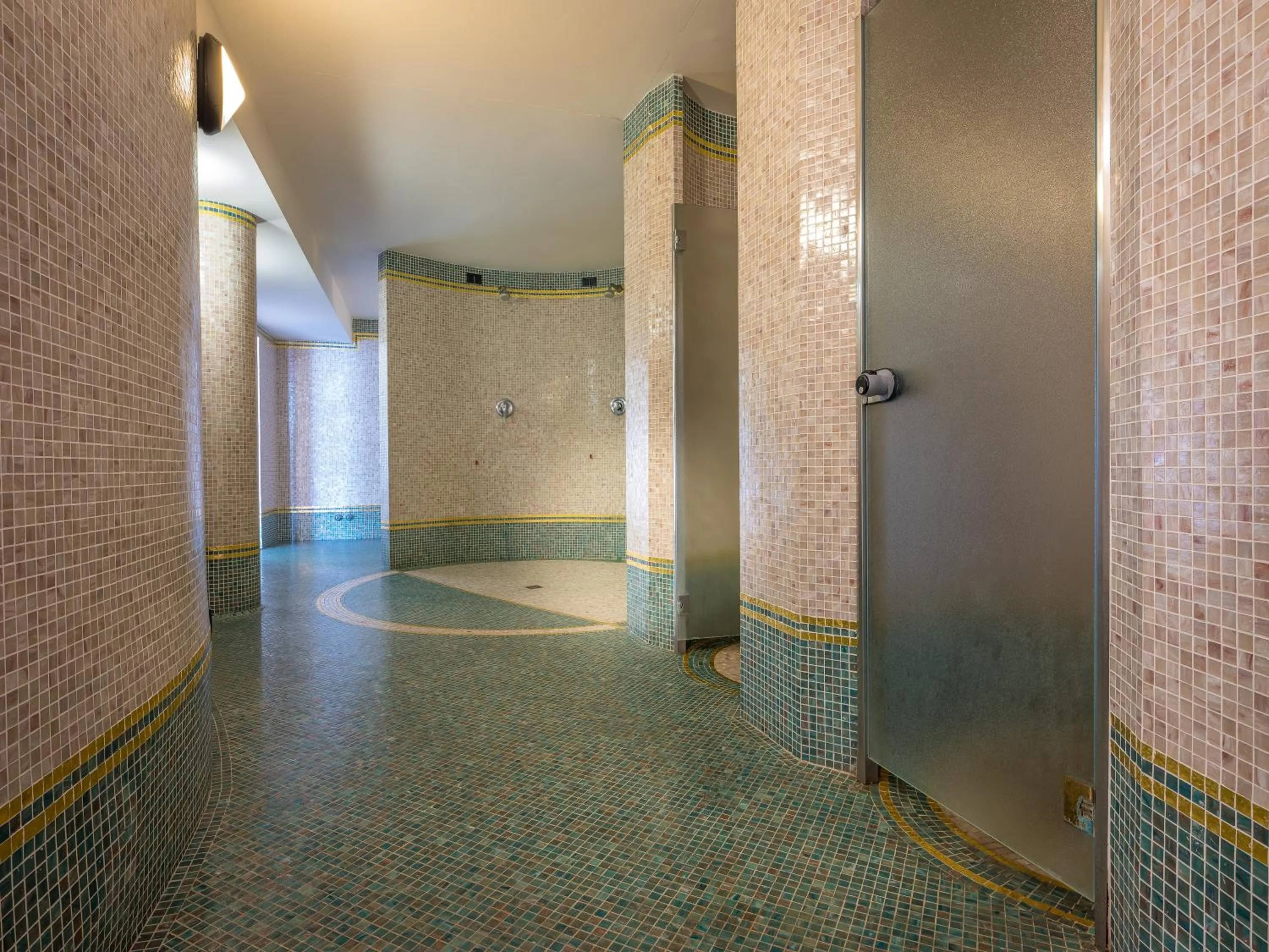 Swimming pool in Hotel San Pietro