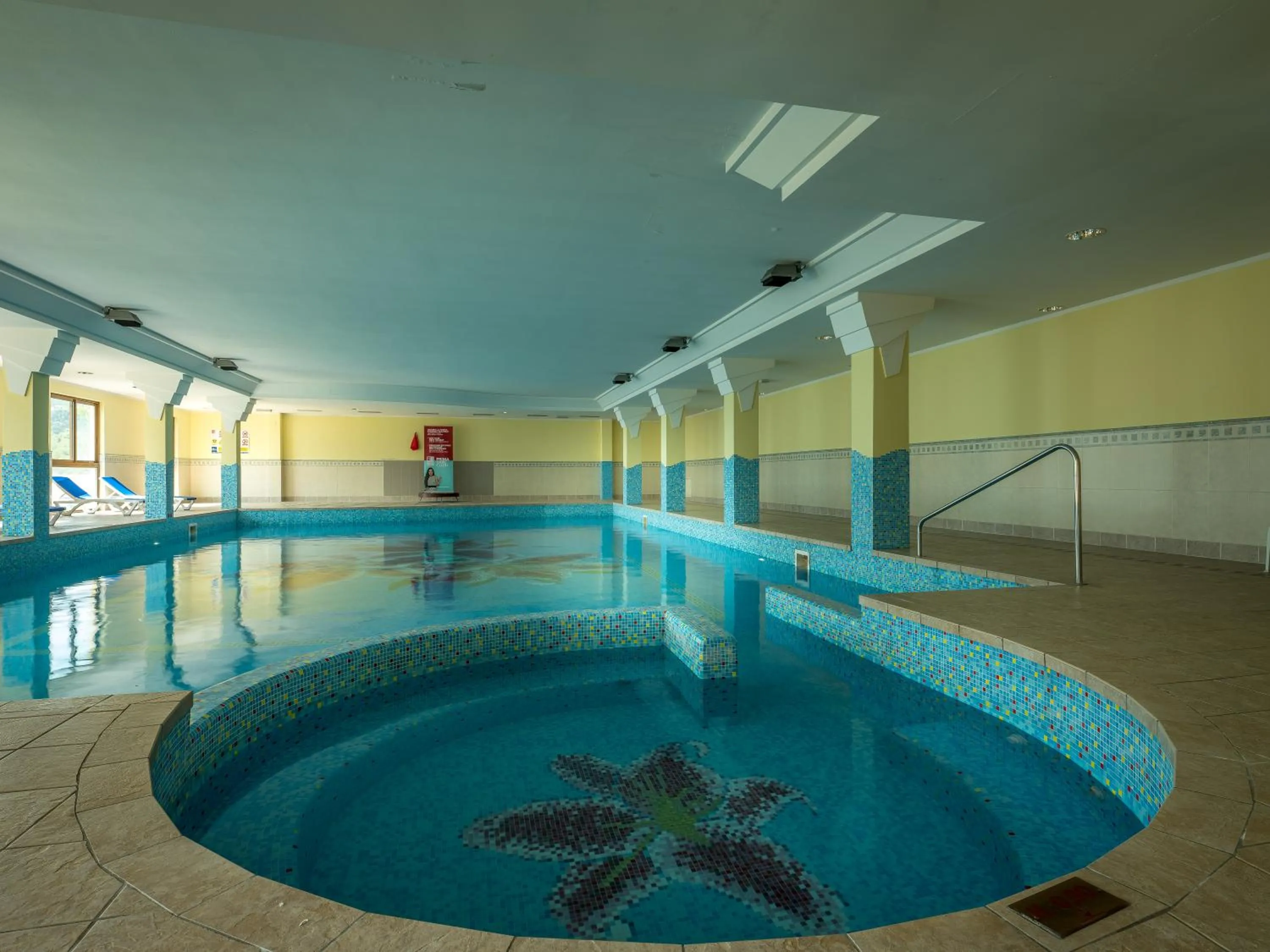 Swimming pool in Hotel San Pietro