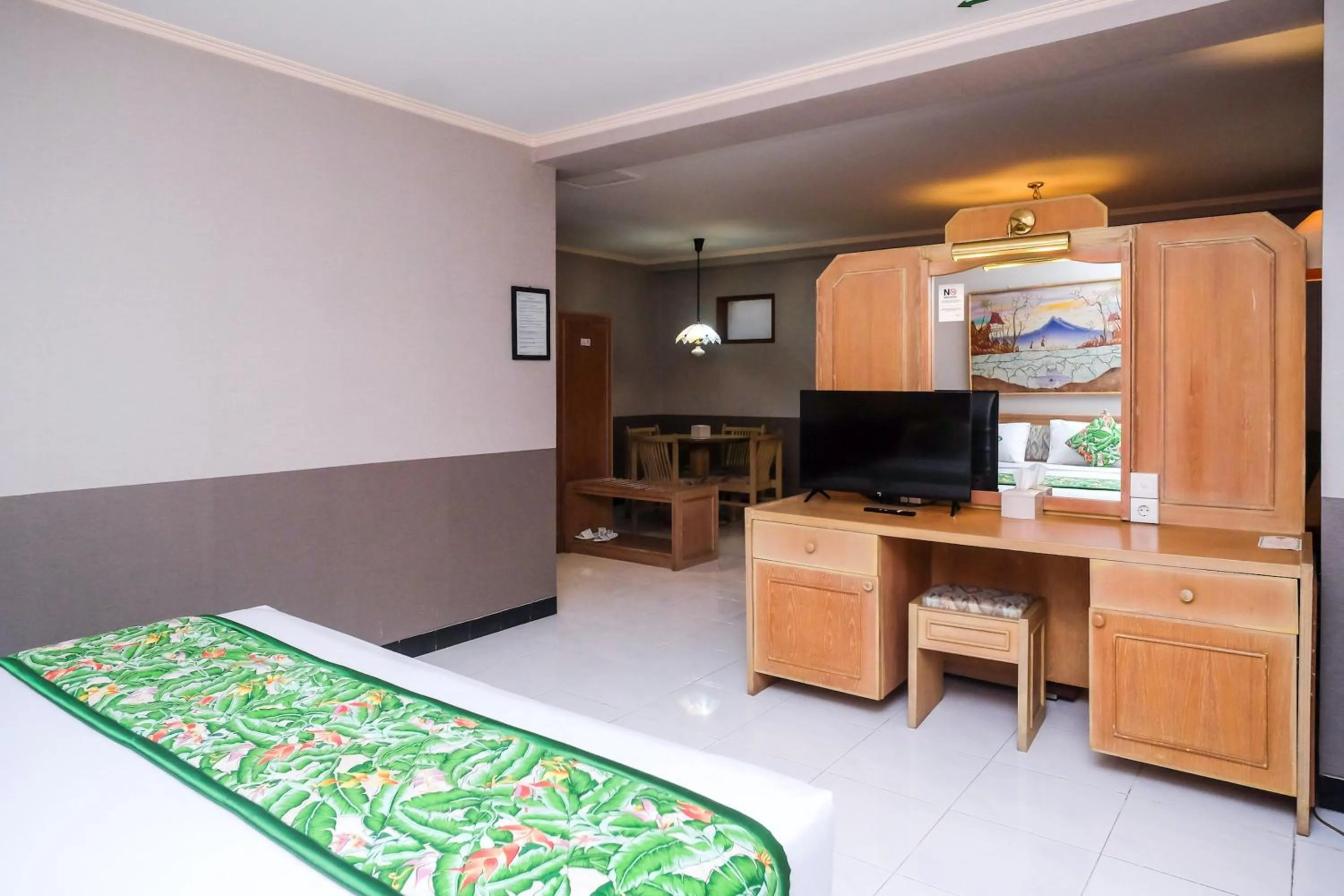 Bed in Hotel Surya Asia