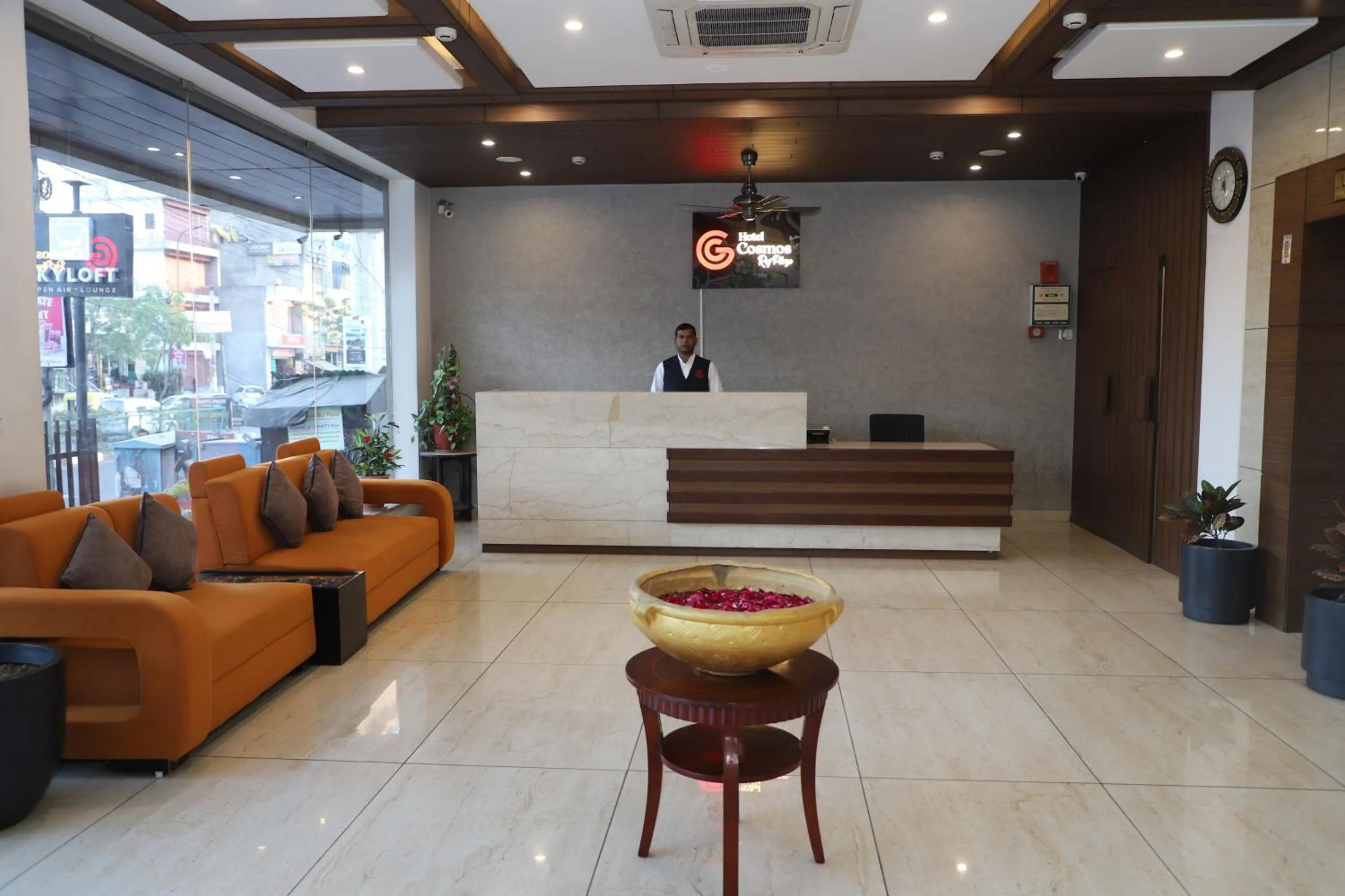 Lobby or reception in Cosmos Raj Plaza Jaipur