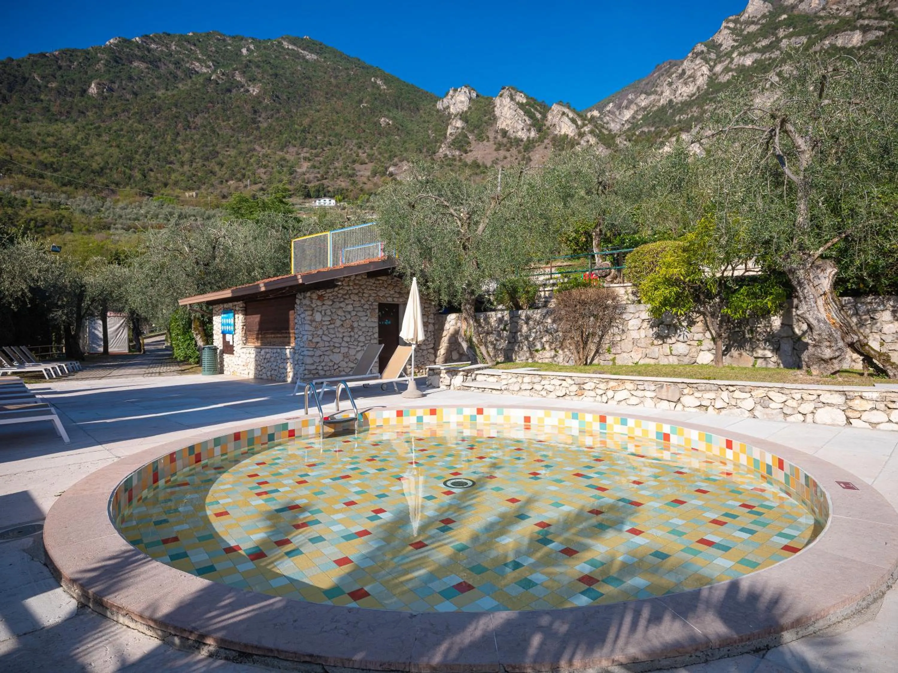 Swimming pool in Hotel Leonardo Da Vinci