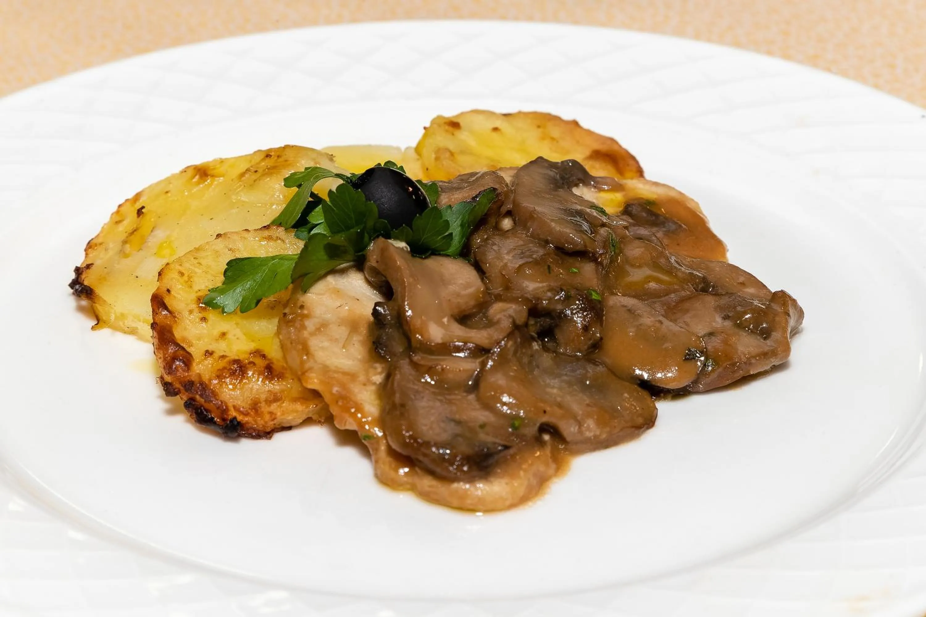 Restaurant/places to eat in Hotel Leonardo Da Vinci