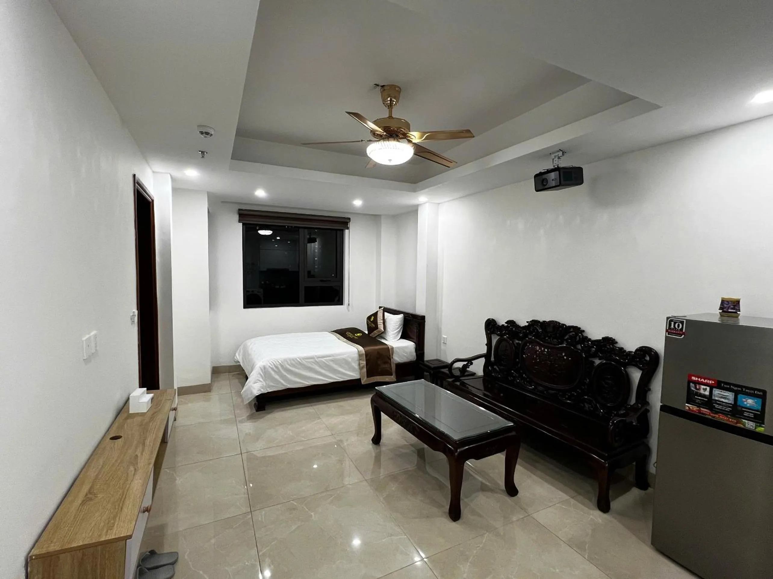 Bed in Hương Linh Apartment