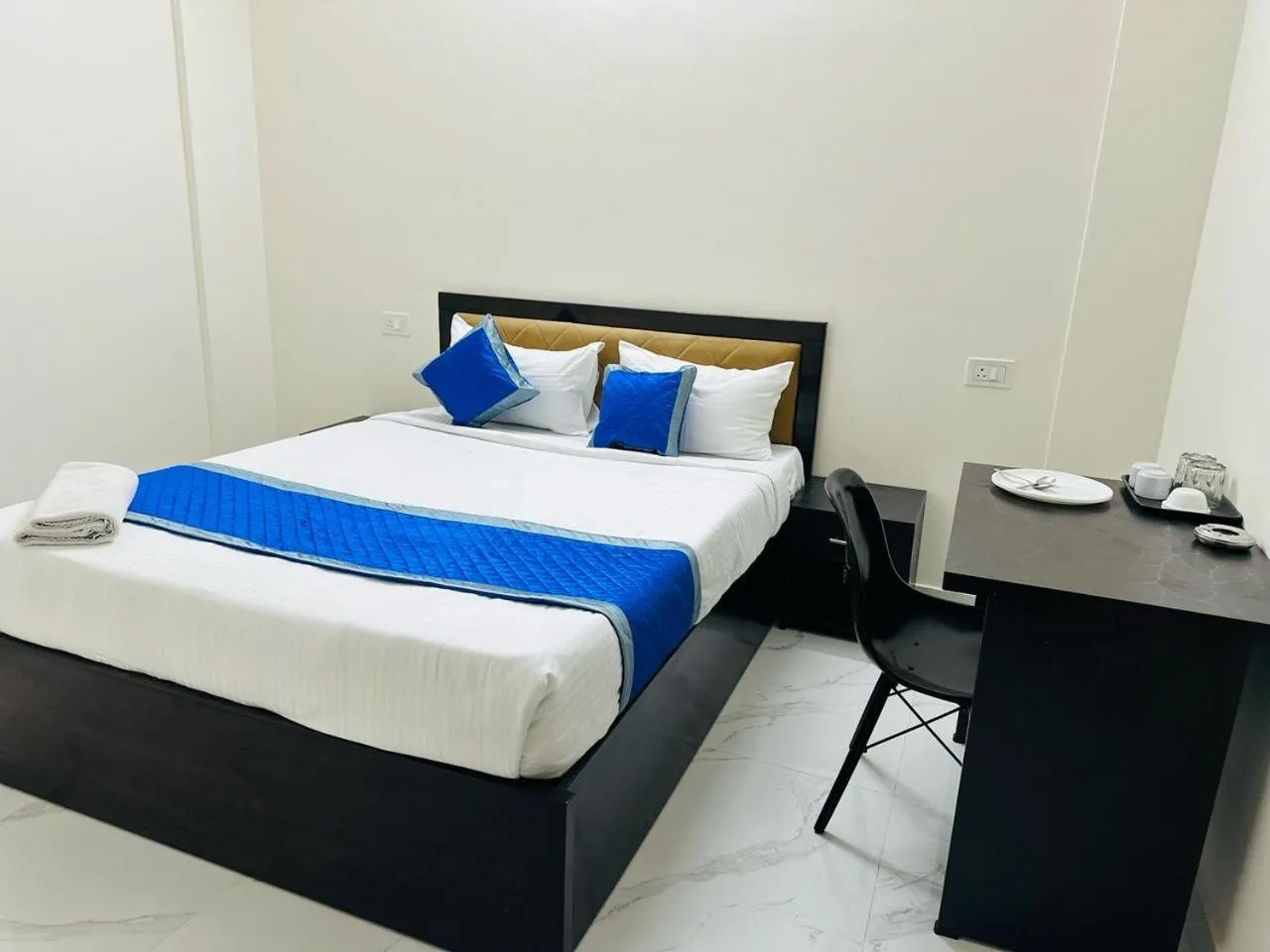 Bed in S V COMFORTS B T M Layout