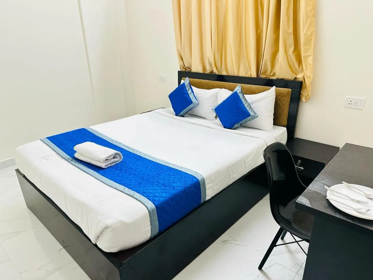 Living room, Bed in S V COMFORTS B T M Layout