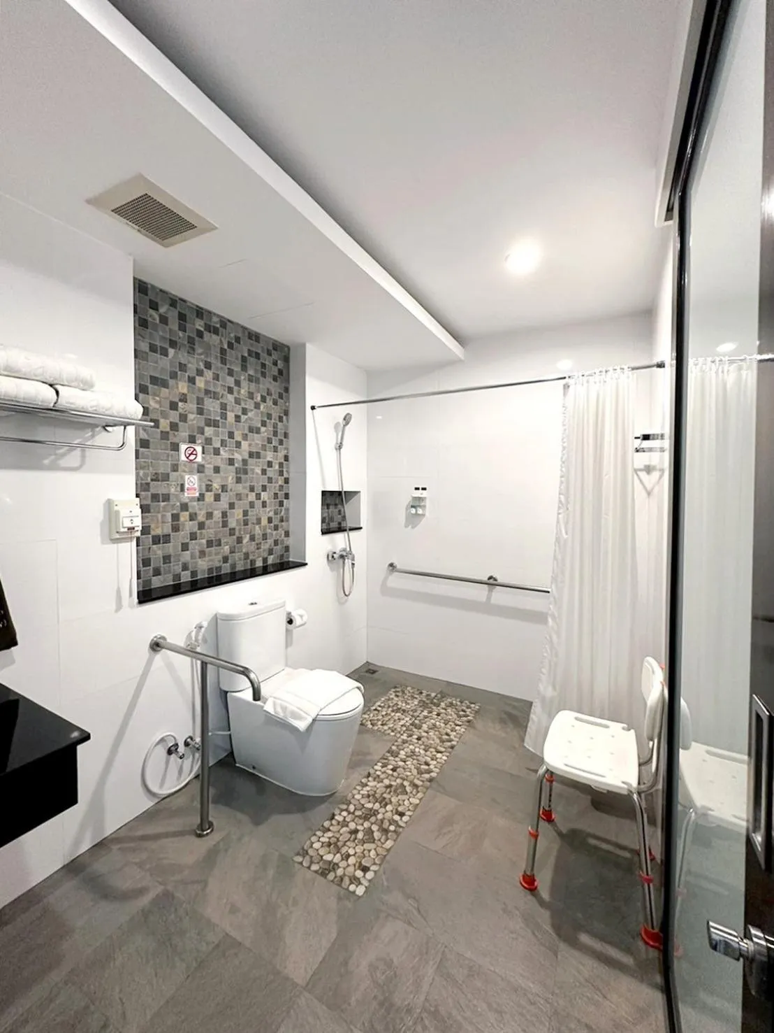 Shower in Lani Chiang Mai Hotel