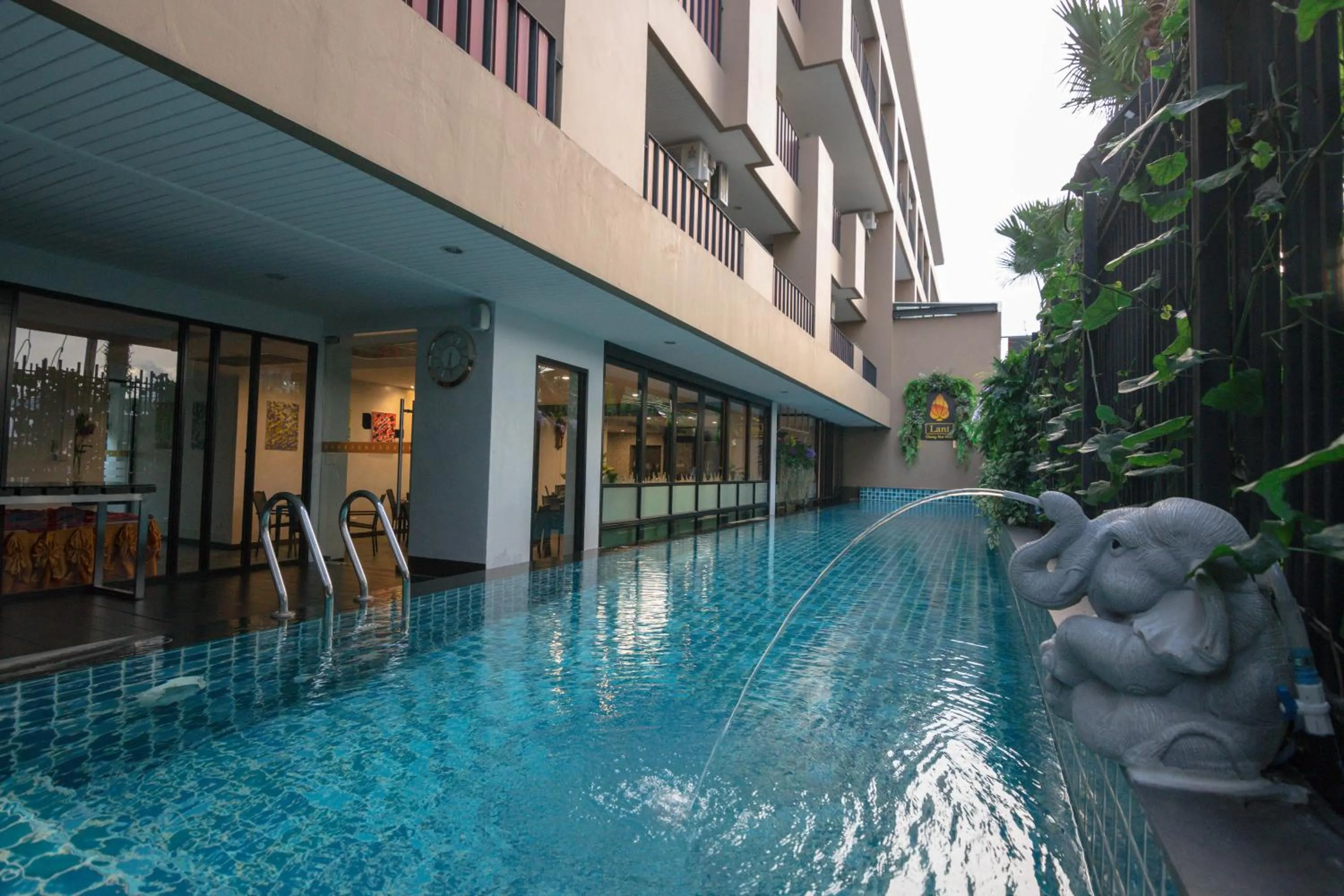 Swimming pool in Lani Chiang Mai Hotel