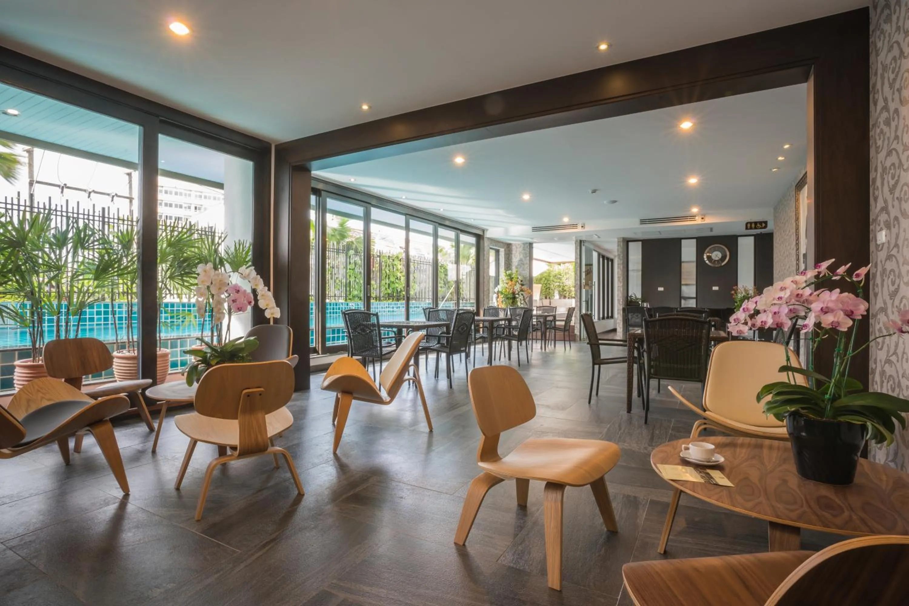 Restaurant/places to eat in Lani Chiang Mai Hotel