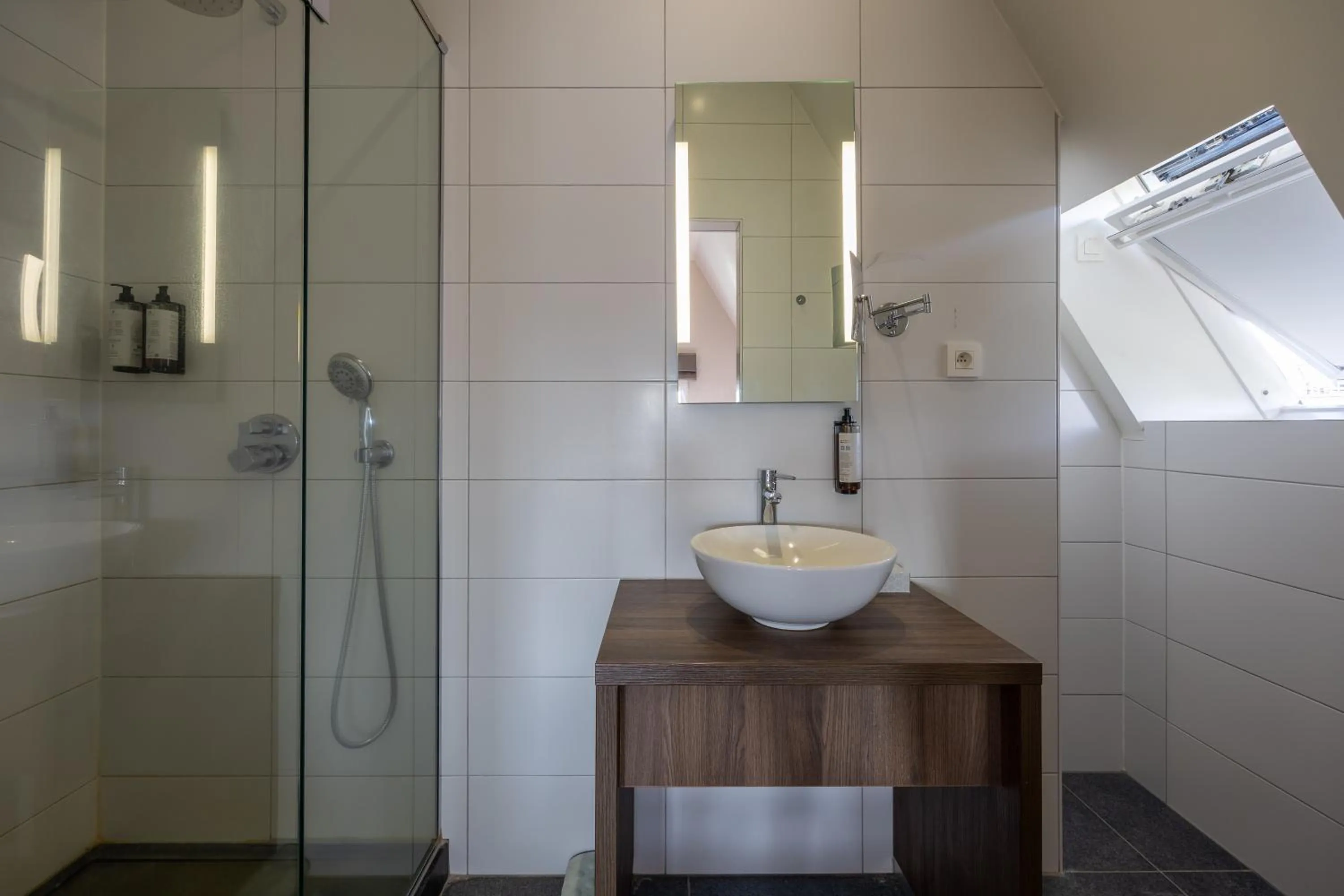 Shower in Hotel De Boskar Pelt