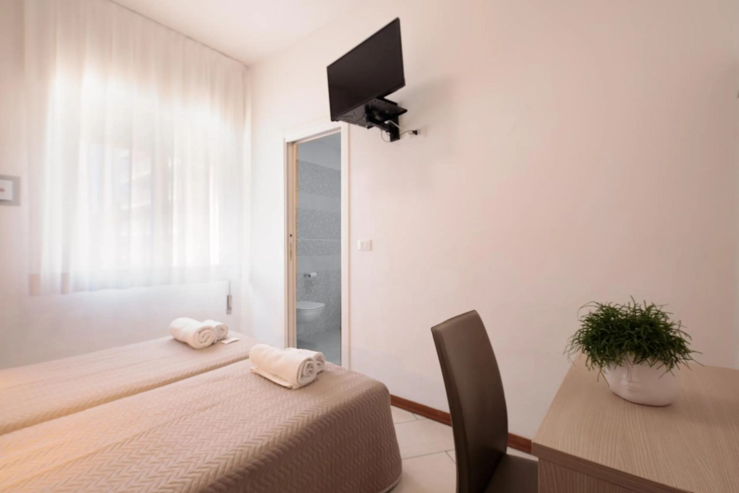 Bedroom, Bed in Hotel Madison