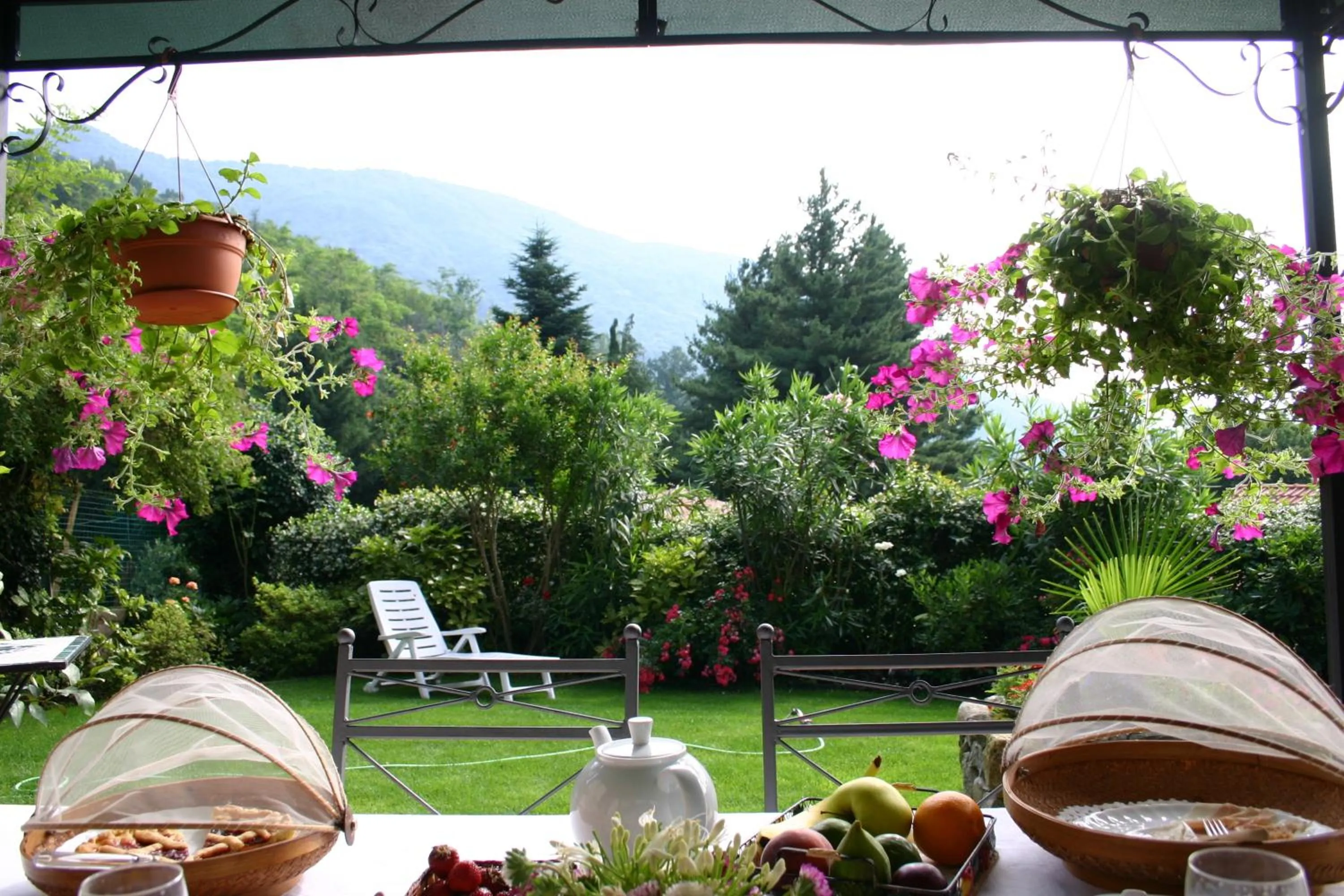 Garden view in Antico Borgo Sanda Lago Maggiore