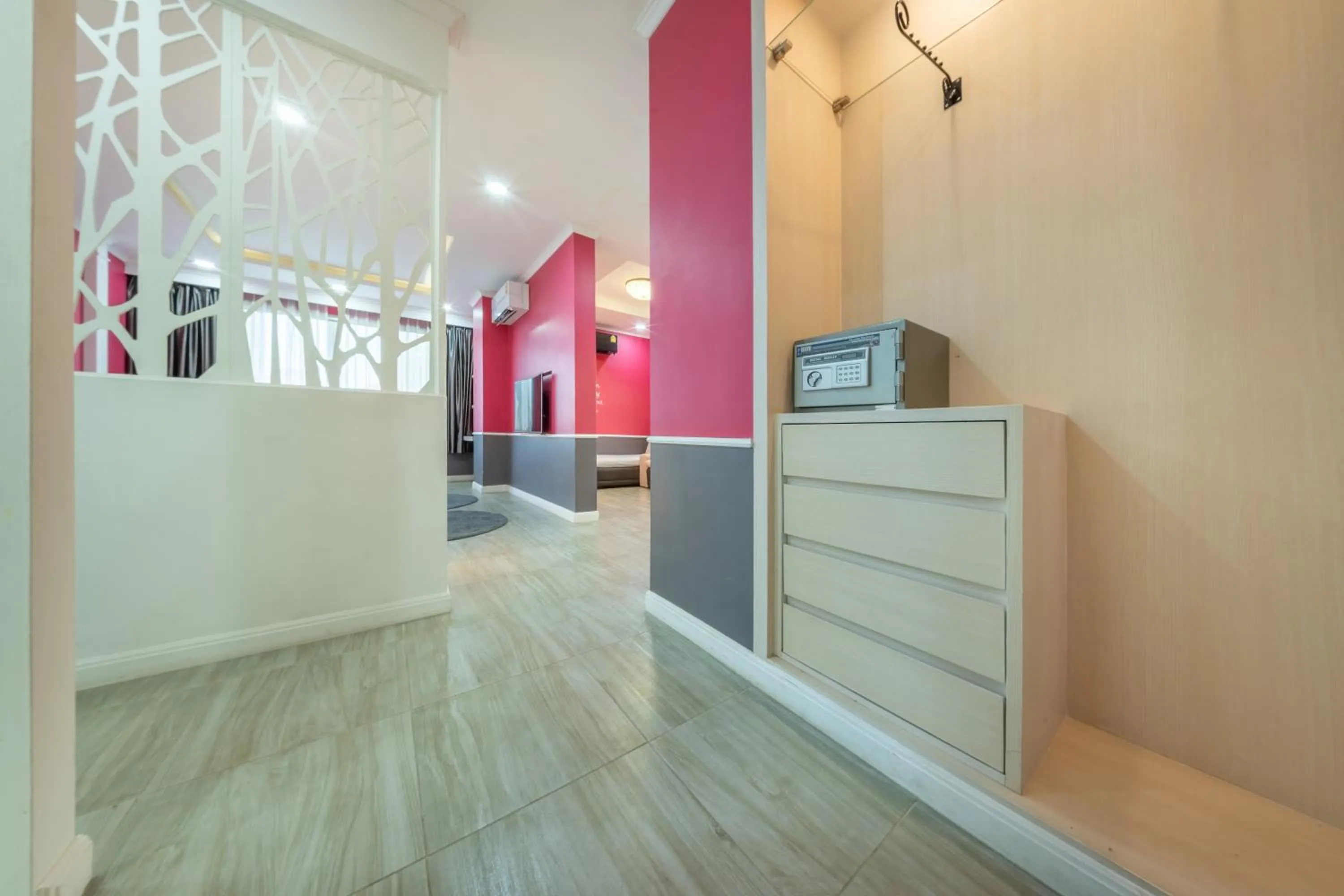 TV and multimedia in SHIN Hotel V-ONE Korat