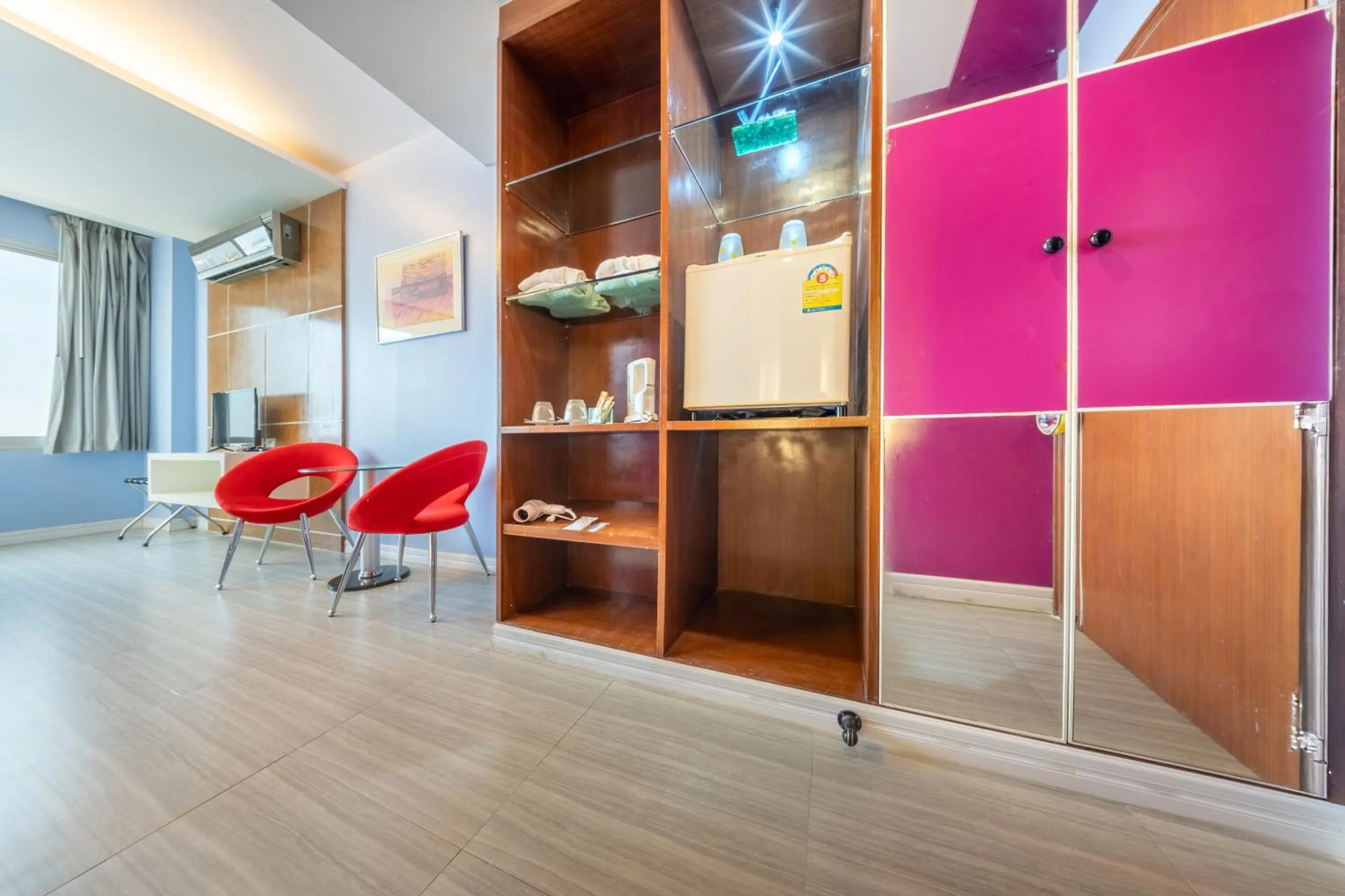 wardrobe in SHIN Hotel V-ONE Korat