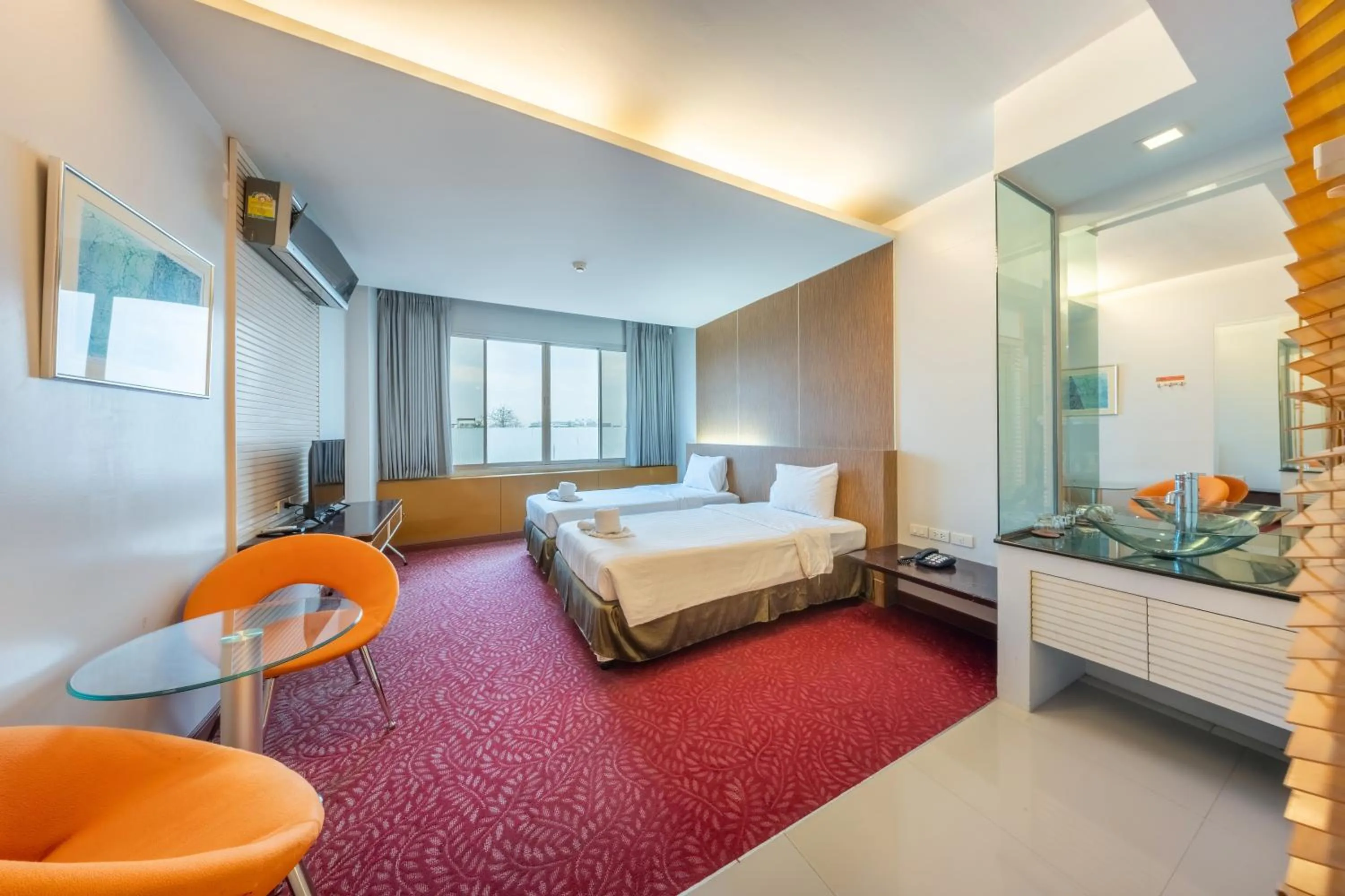 Bedroom, Bed in SHIN Hotel V-ONE Korat