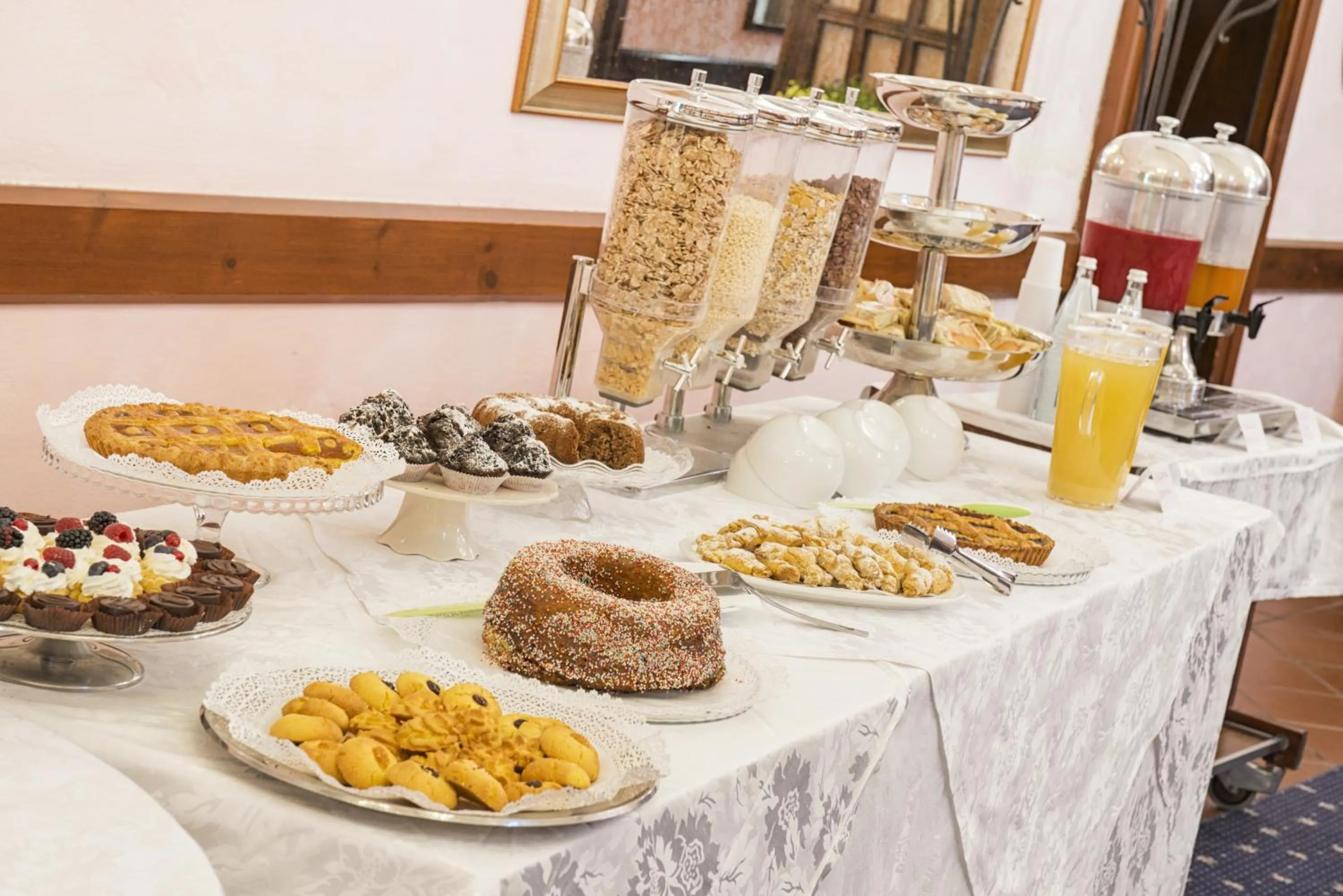 Buffet breakfast in La Pineta Dei Liberti