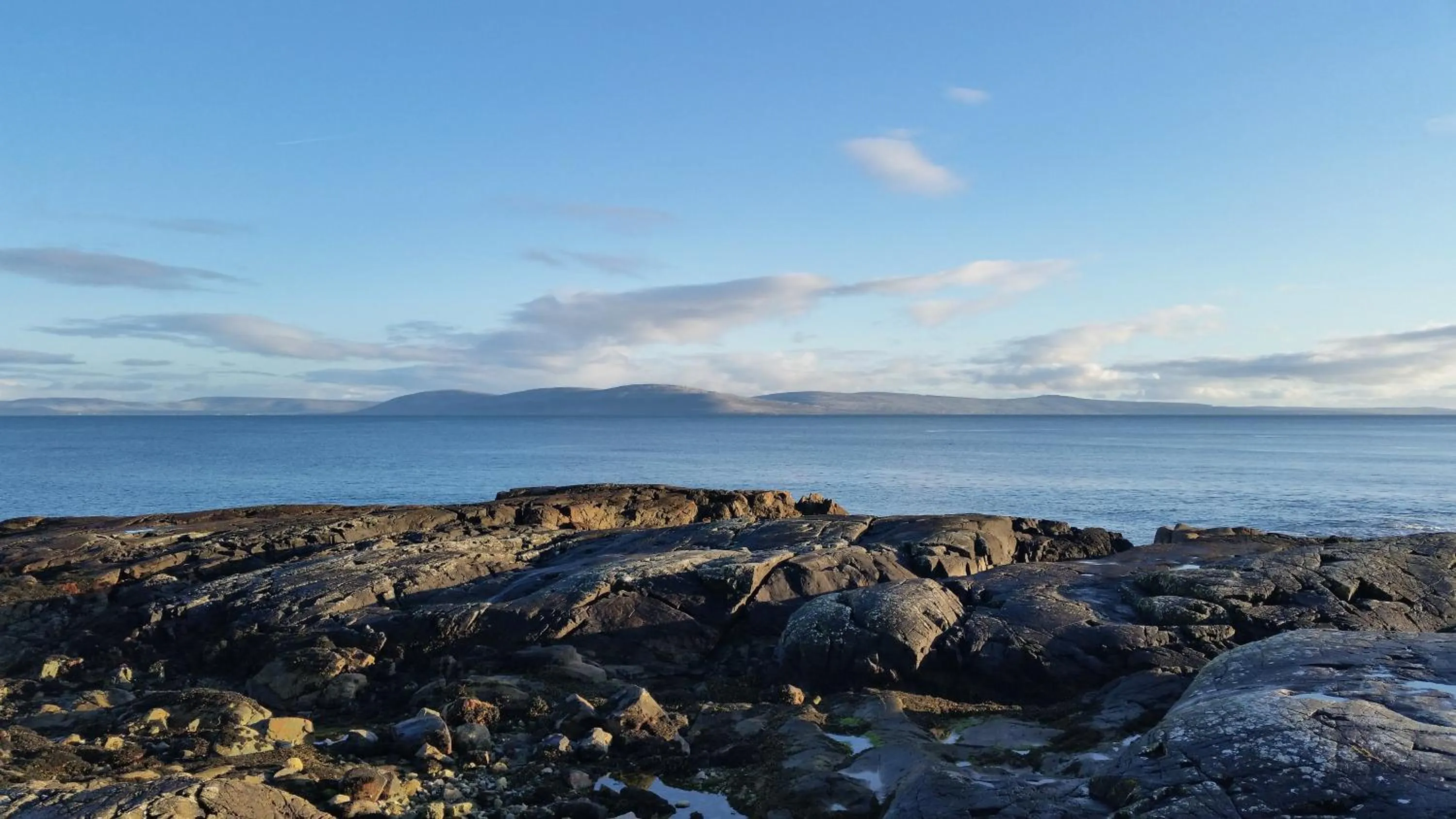 River view in An Cruiscin Lan