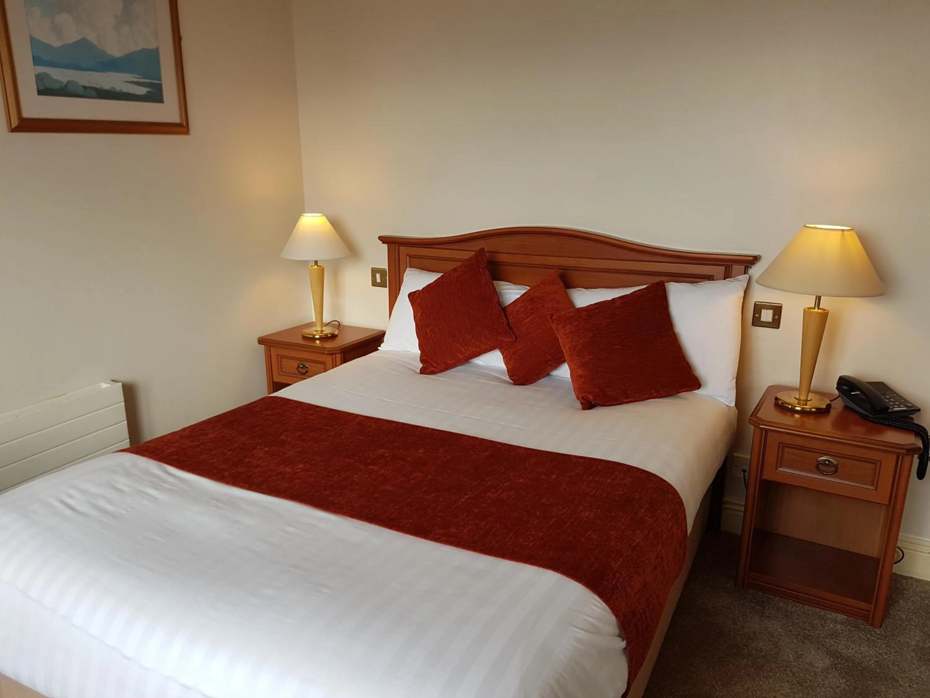 Bedroom, Bed in An Cruiscin Lan