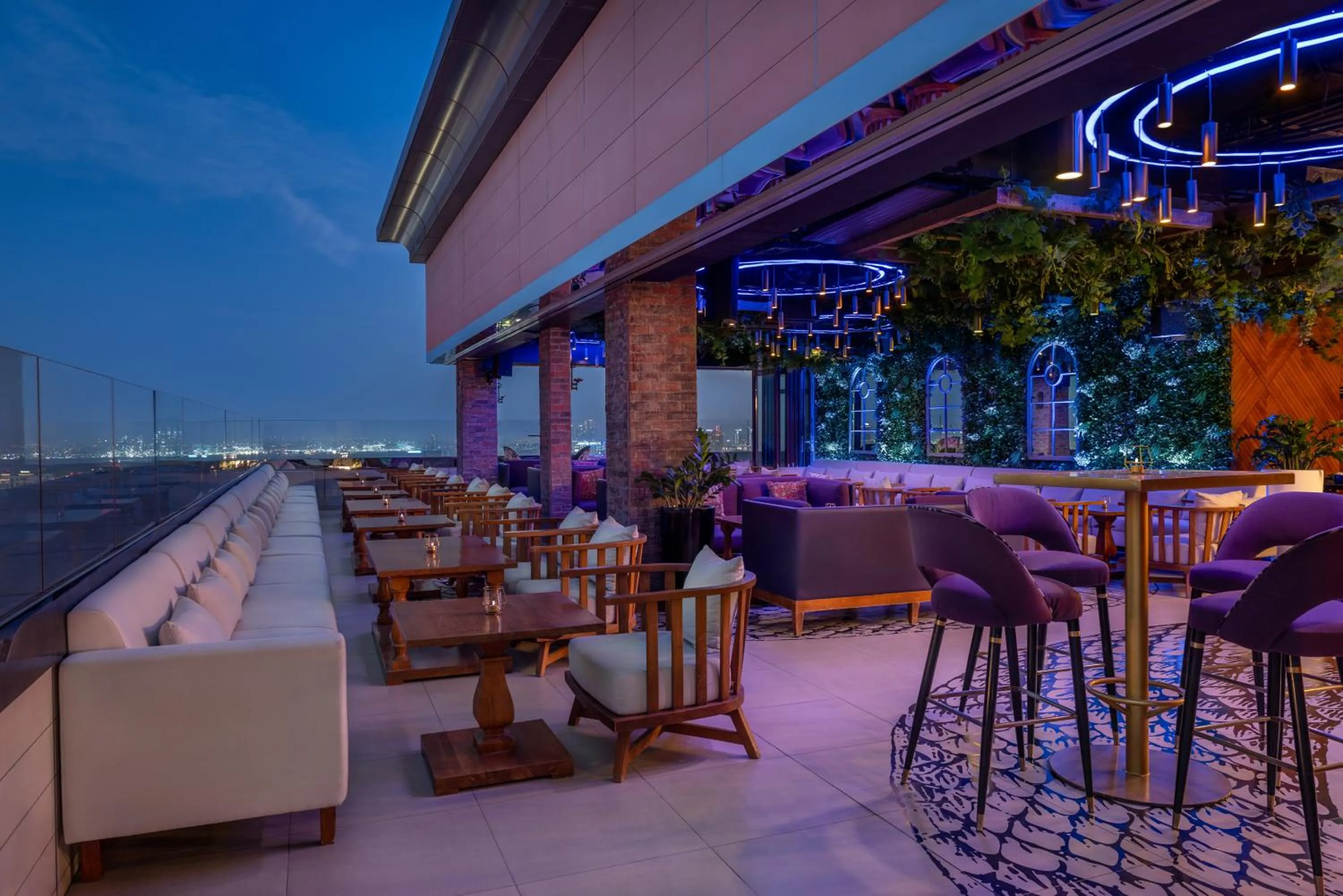 Lounge or bar in Hyatt Regency Creek Heights Residences