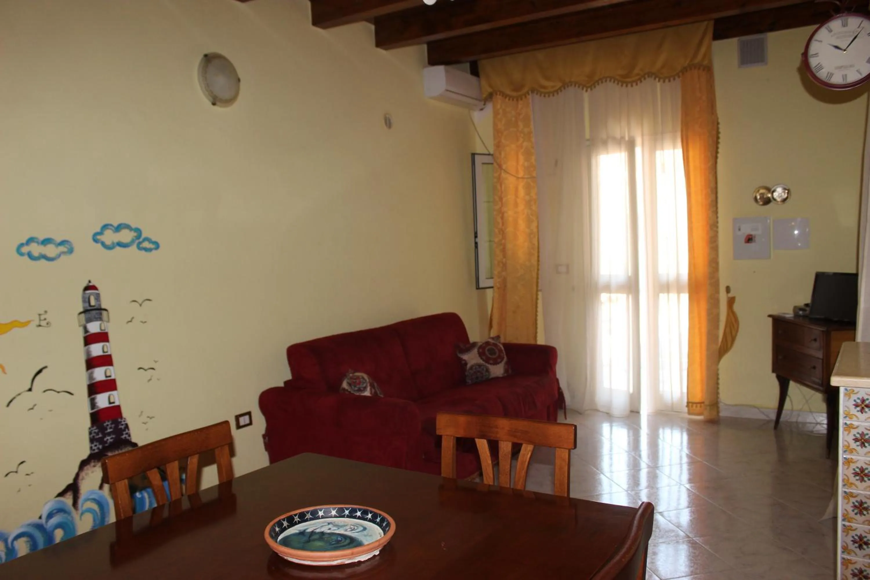 Living room in Sabrina Suite