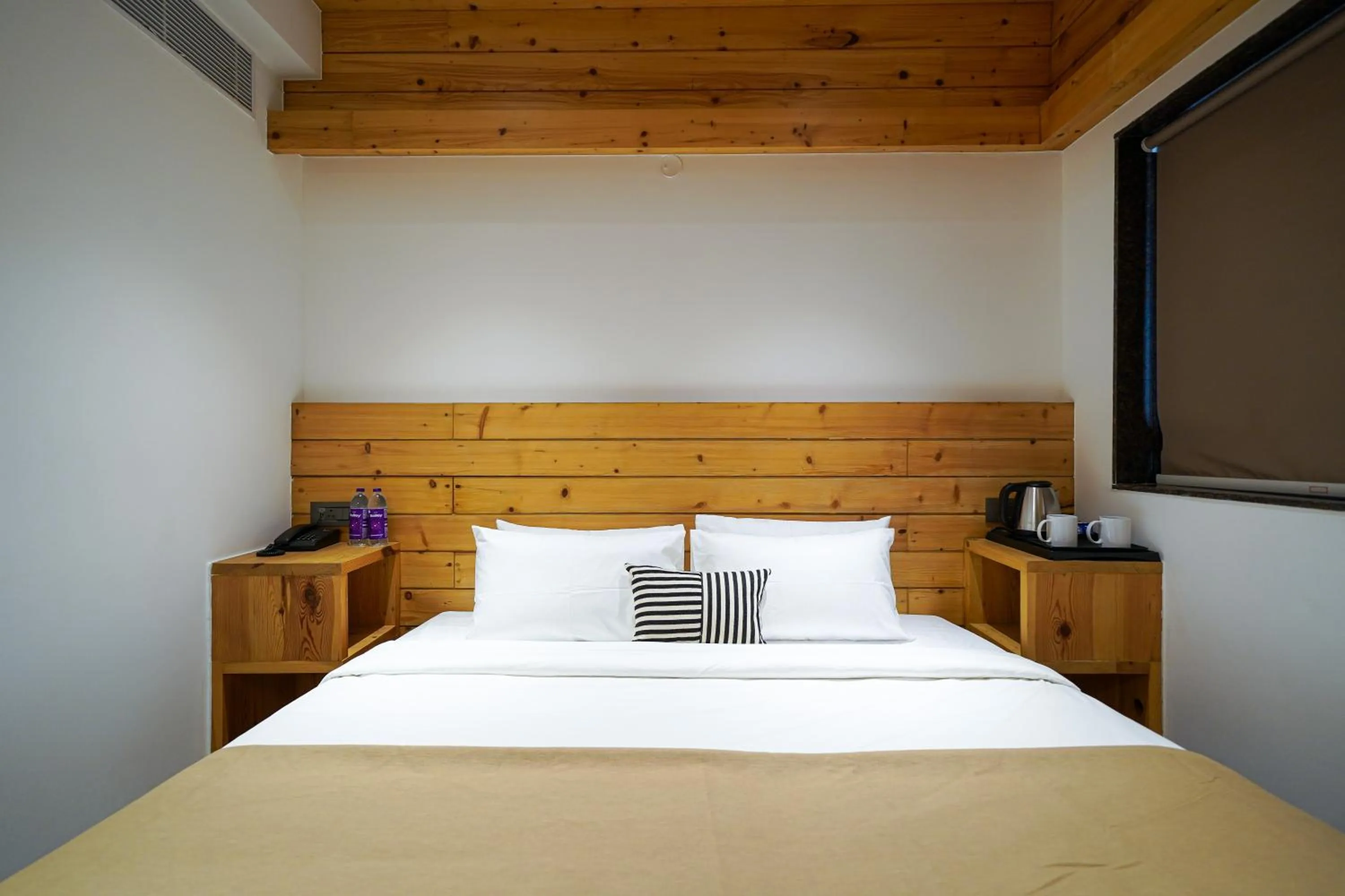 Bed in Open Hotel by Olive - Moka