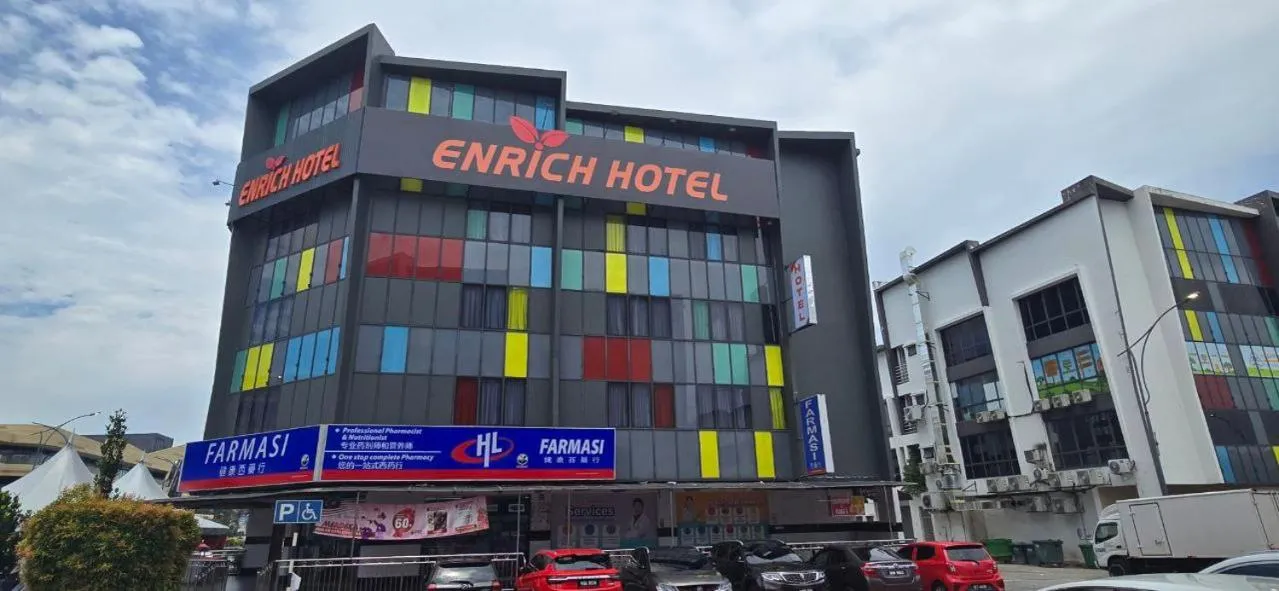 Property building in Enrich Hotel Semenyih by uBook