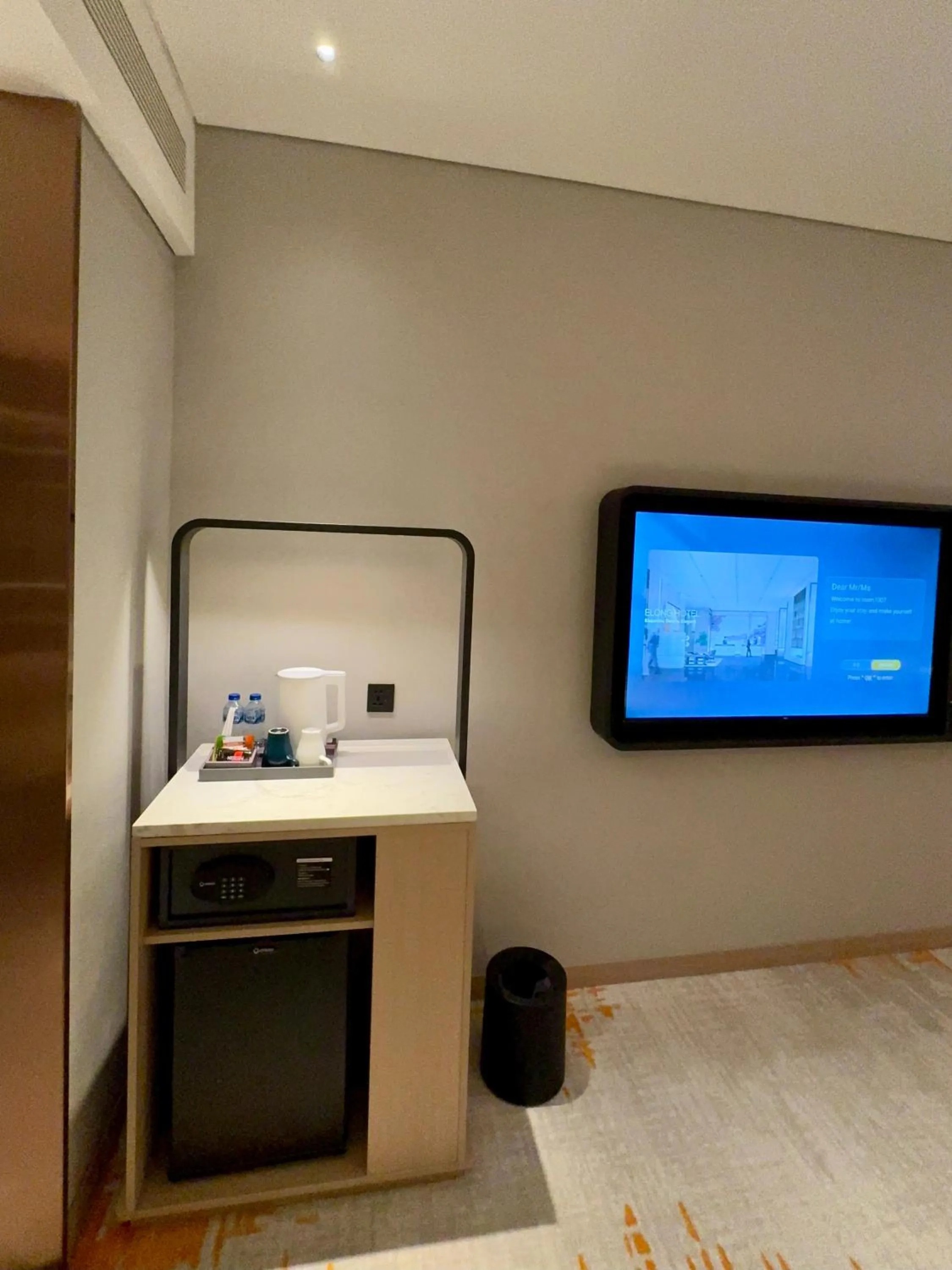 TV and multimedia in Elong Hotel Jakarta PIK