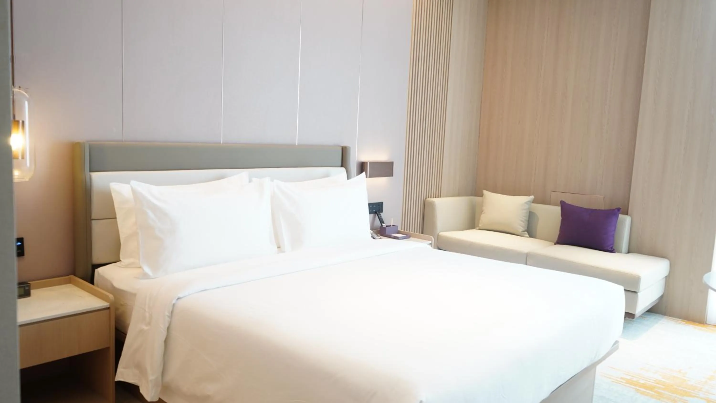 Bed in Elong Hotel Jakarta PIK