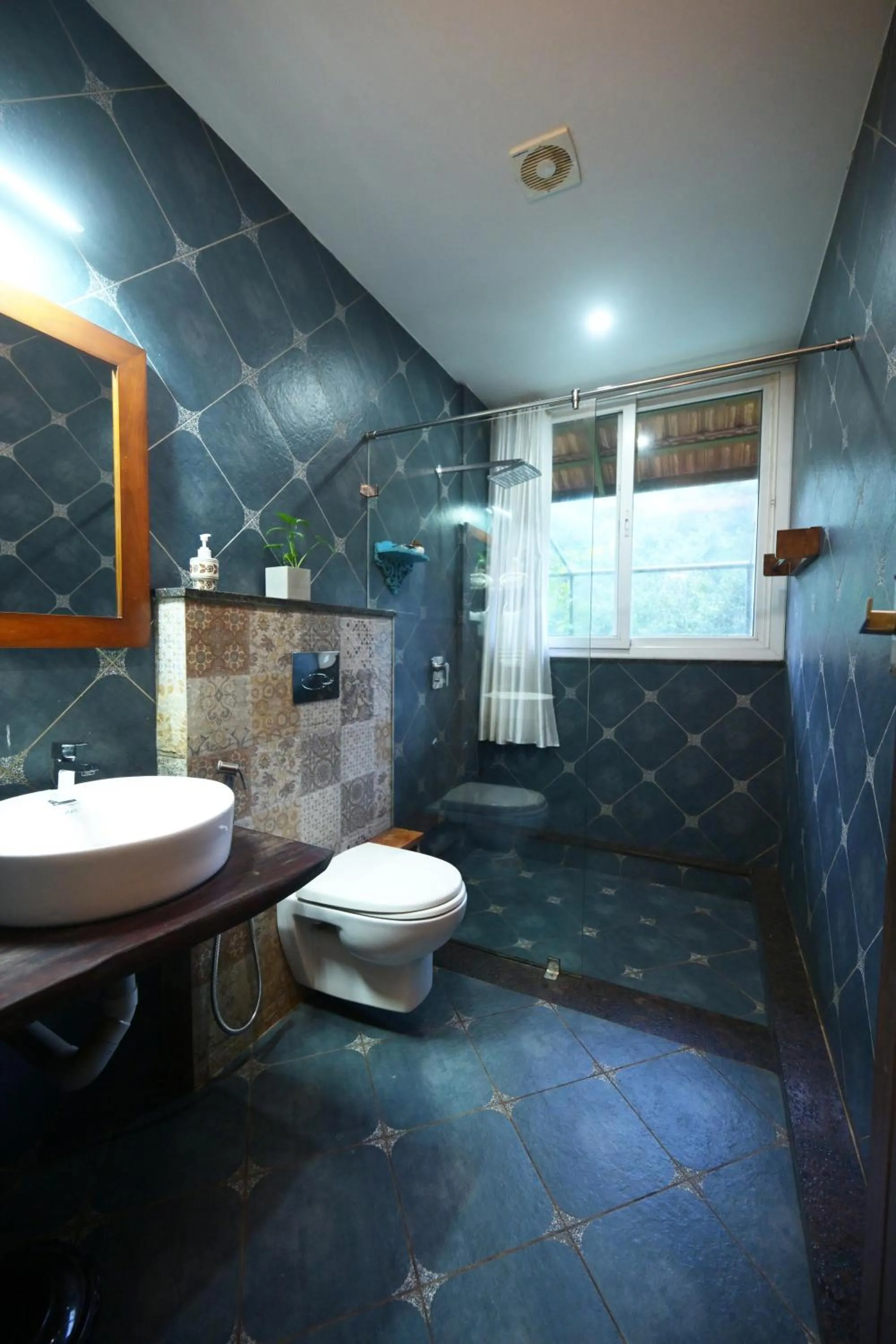 Mayaahi Resorts & Spa