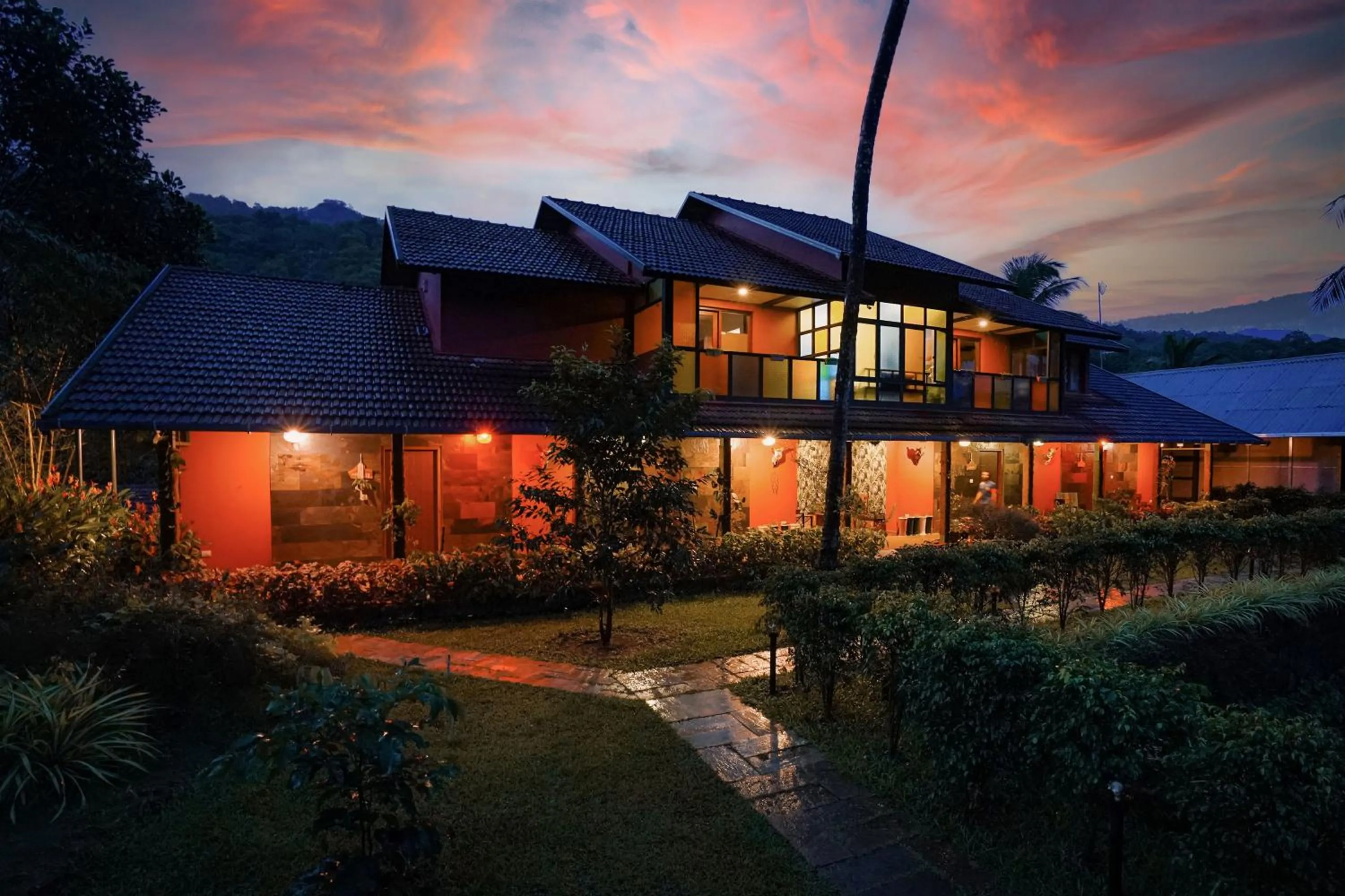 Mayaahi Resorts & Spa