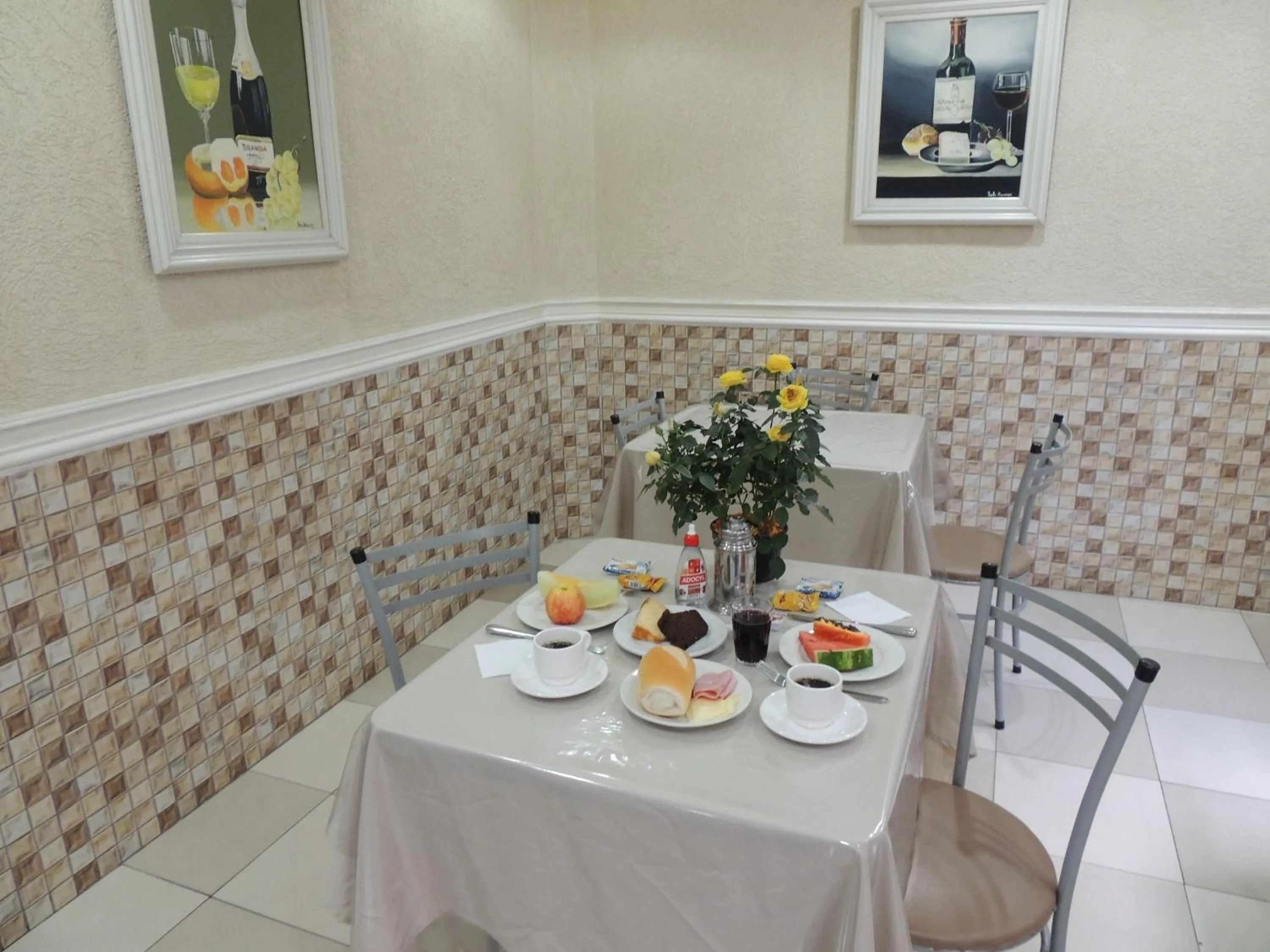 Breakfast in Hotel Ourinhos - Centro de São Paulo - Próximo 25 de Março e Brás