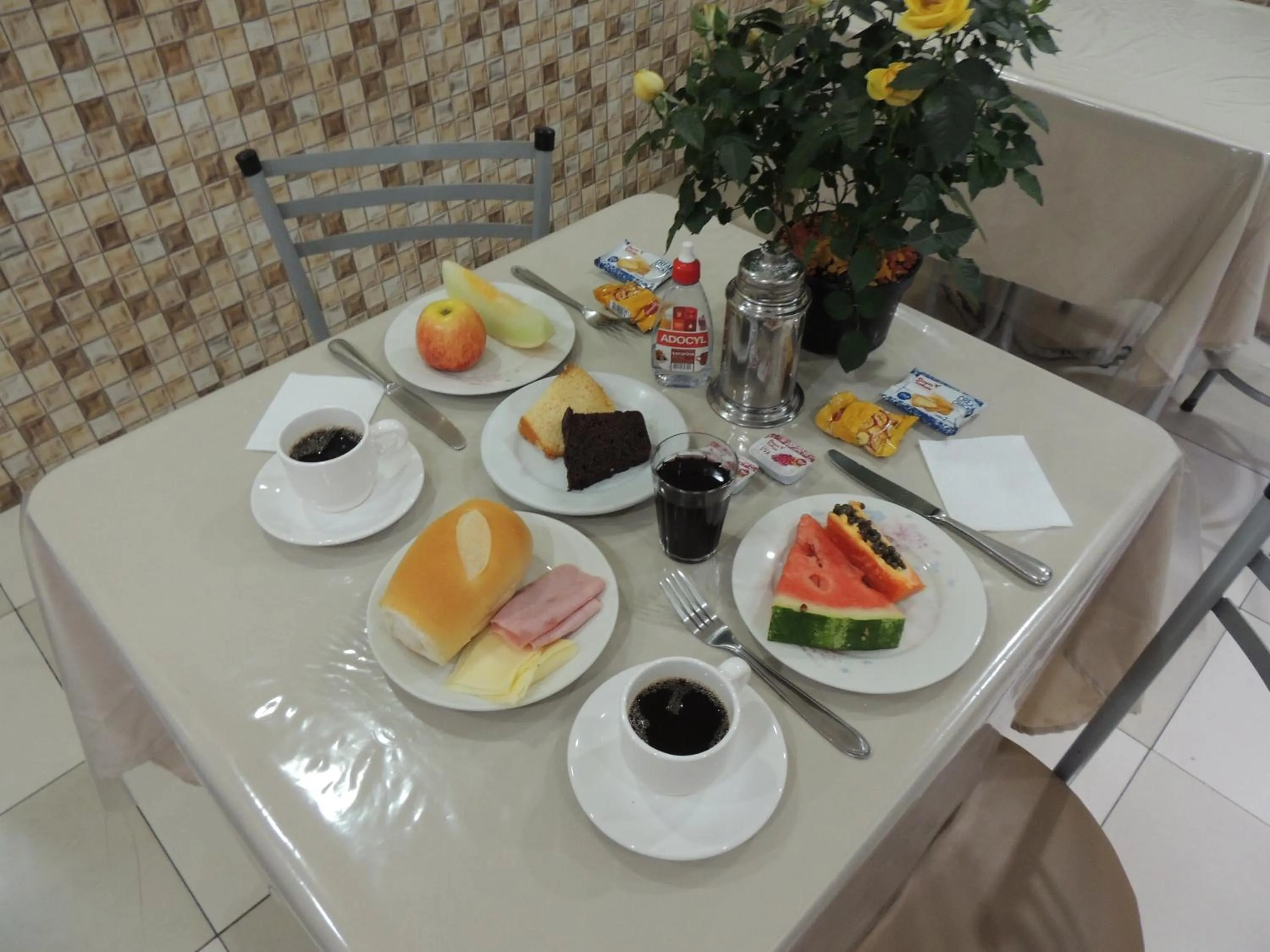 Breakfast in Hotel Ourinhos - Centro de São Paulo - Próximo 25 de Março e Brás