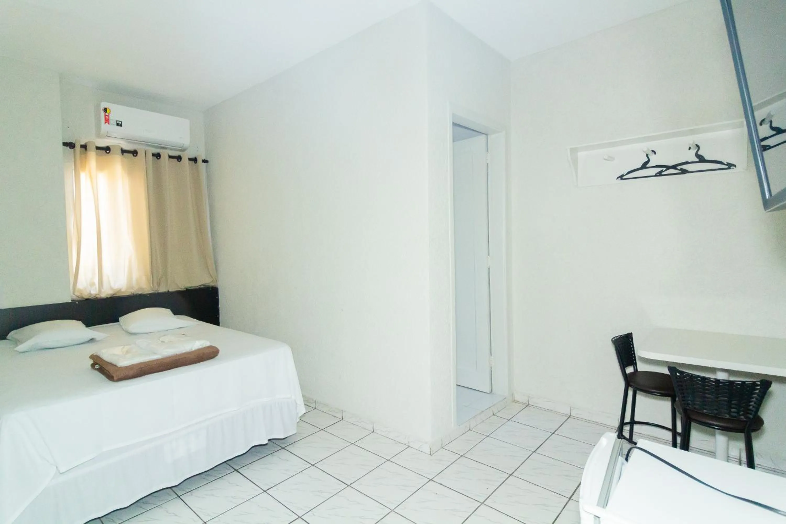 Bedroom, Bed in Hotel Ourinhos - Centro de São Paulo - Próximo 25 de Março e Brás