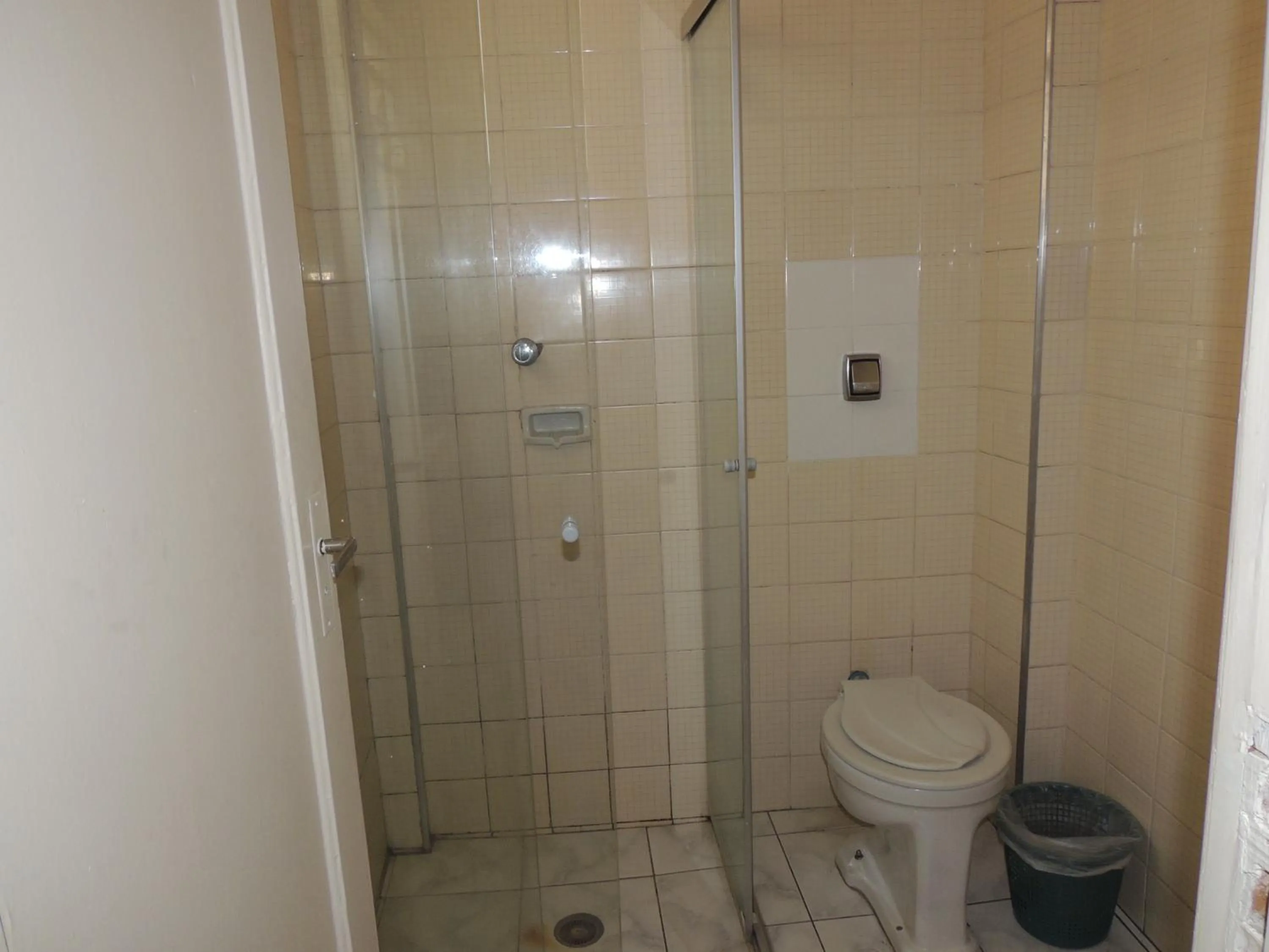 Shower in Hotel Ourinhos - Centro de São Paulo - Próximo 25 de Março e Brás