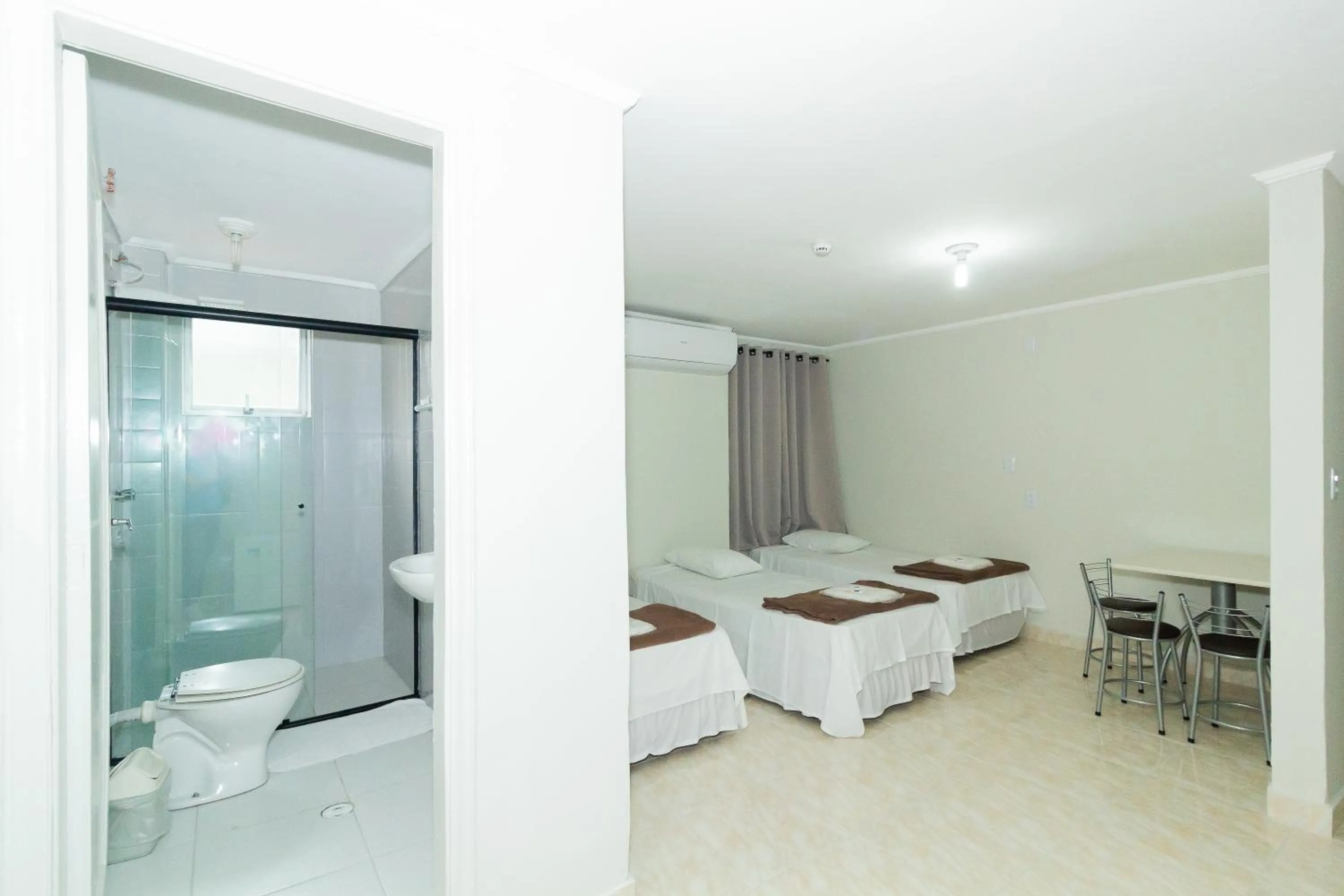 Bathroom, Bed in Hotel Ourinhos - Centro de São Paulo - Próximo 25 de Março e Brás