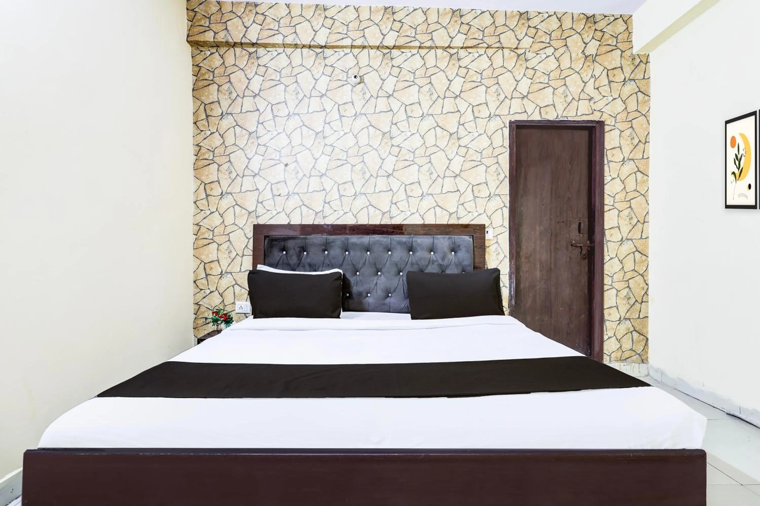 Facade/entrance, Bed in HOTEL O GALAXY