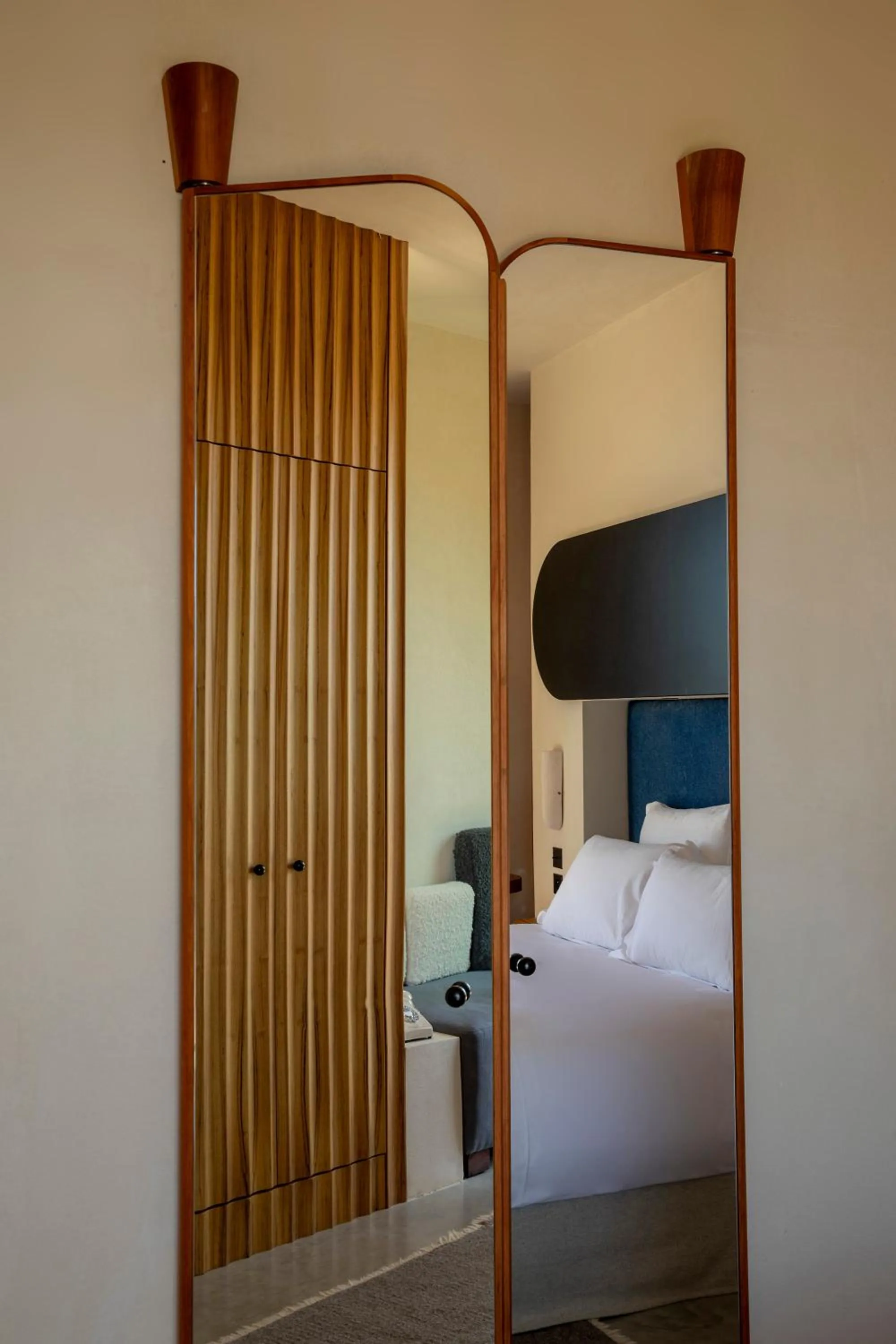 Property building, Bed in Hôtel Mylos - Cargèse, Piscine Intérieure et Extérieure