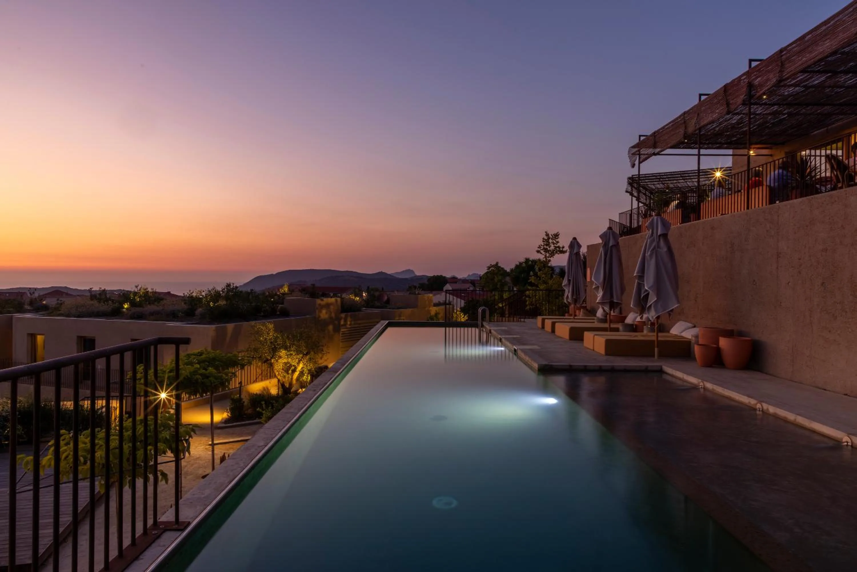 Swimming pool in Hôtel Mylos - Cargèse, Piscine Intérieure et Extérieure
