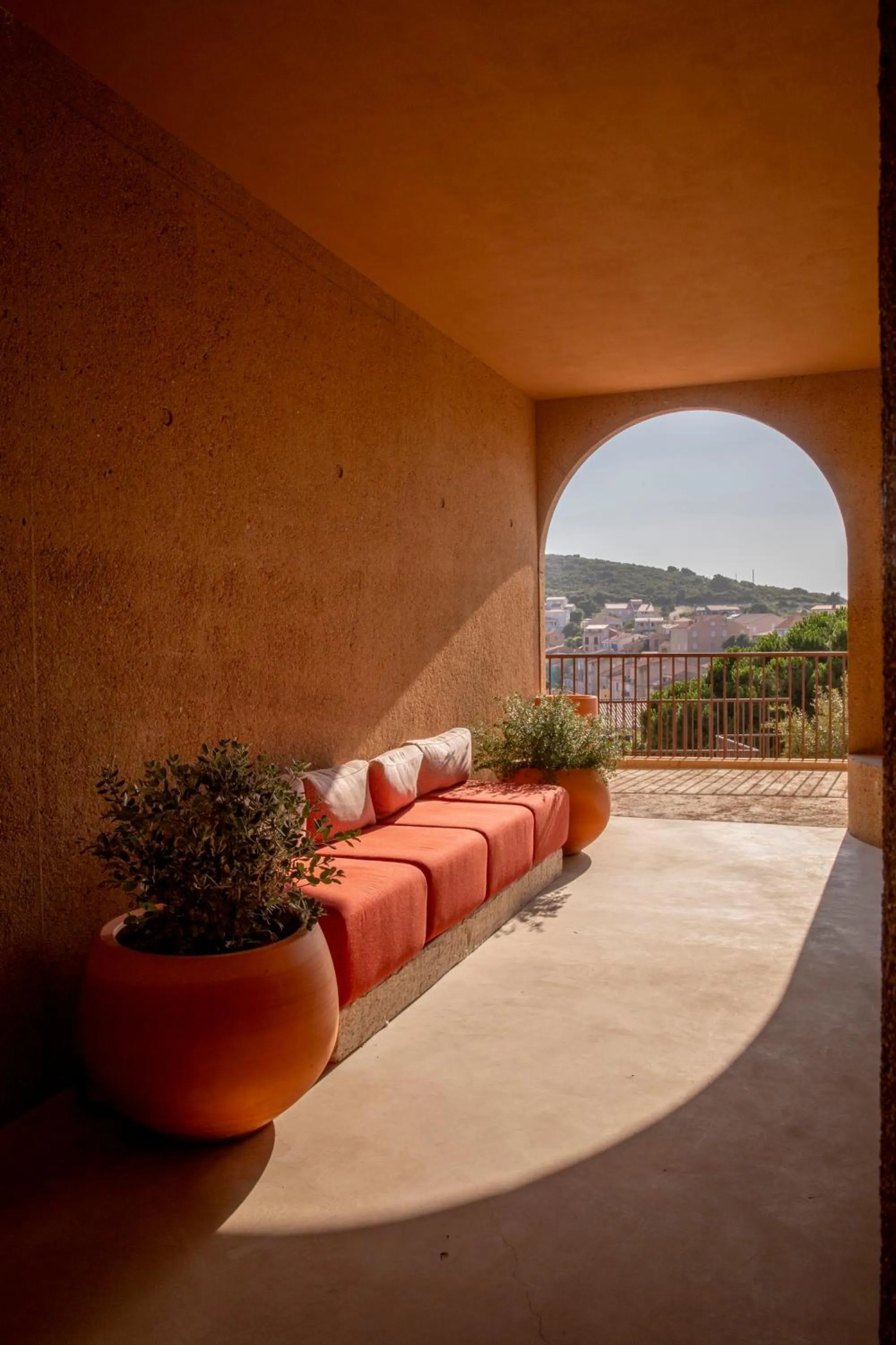 Patio in Hôtel Mylos - Cargèse, Piscine Intérieure et Extérieure