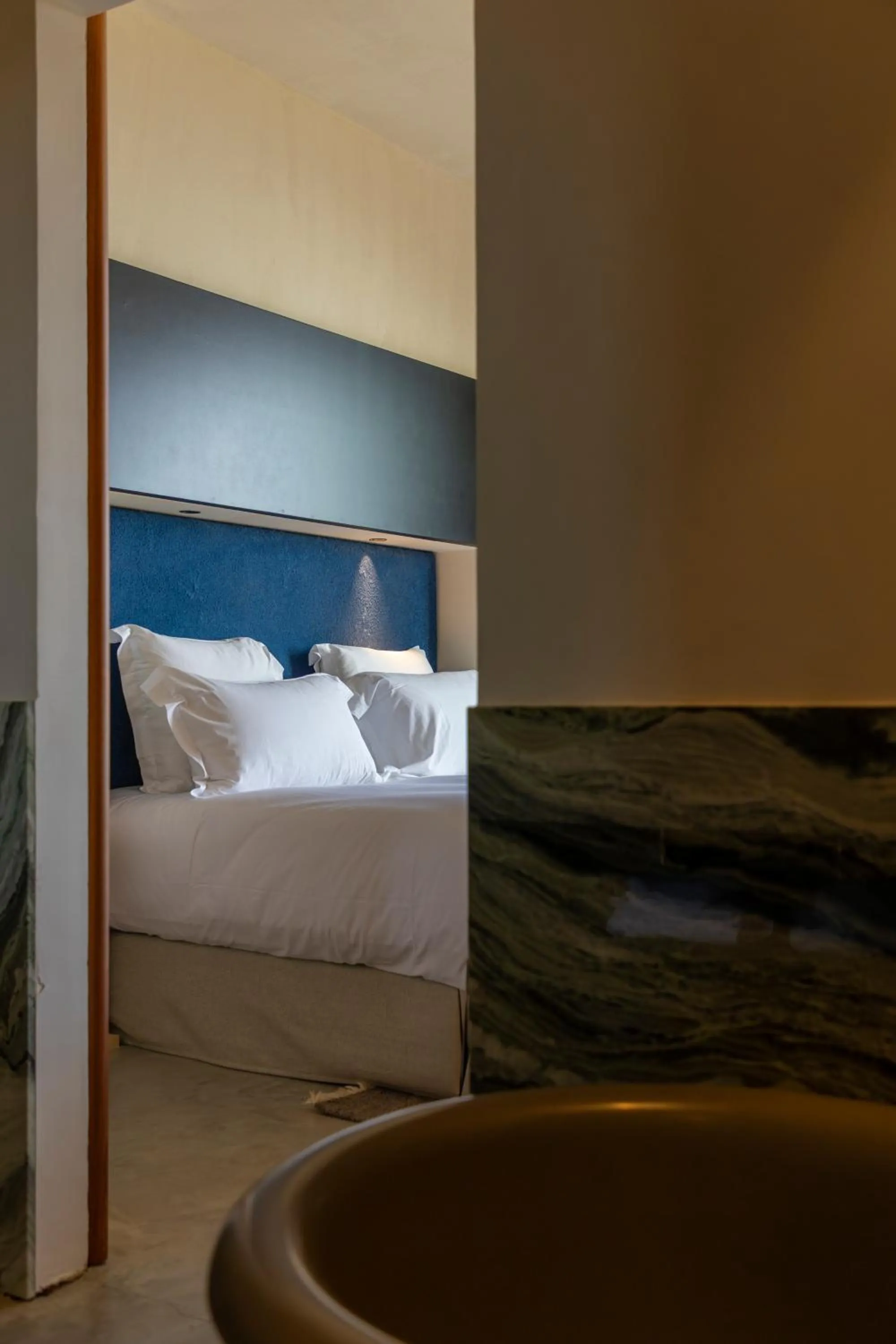 Bed in Hôtel Mylos - Cargèse, Piscine Intérieure et Extérieure