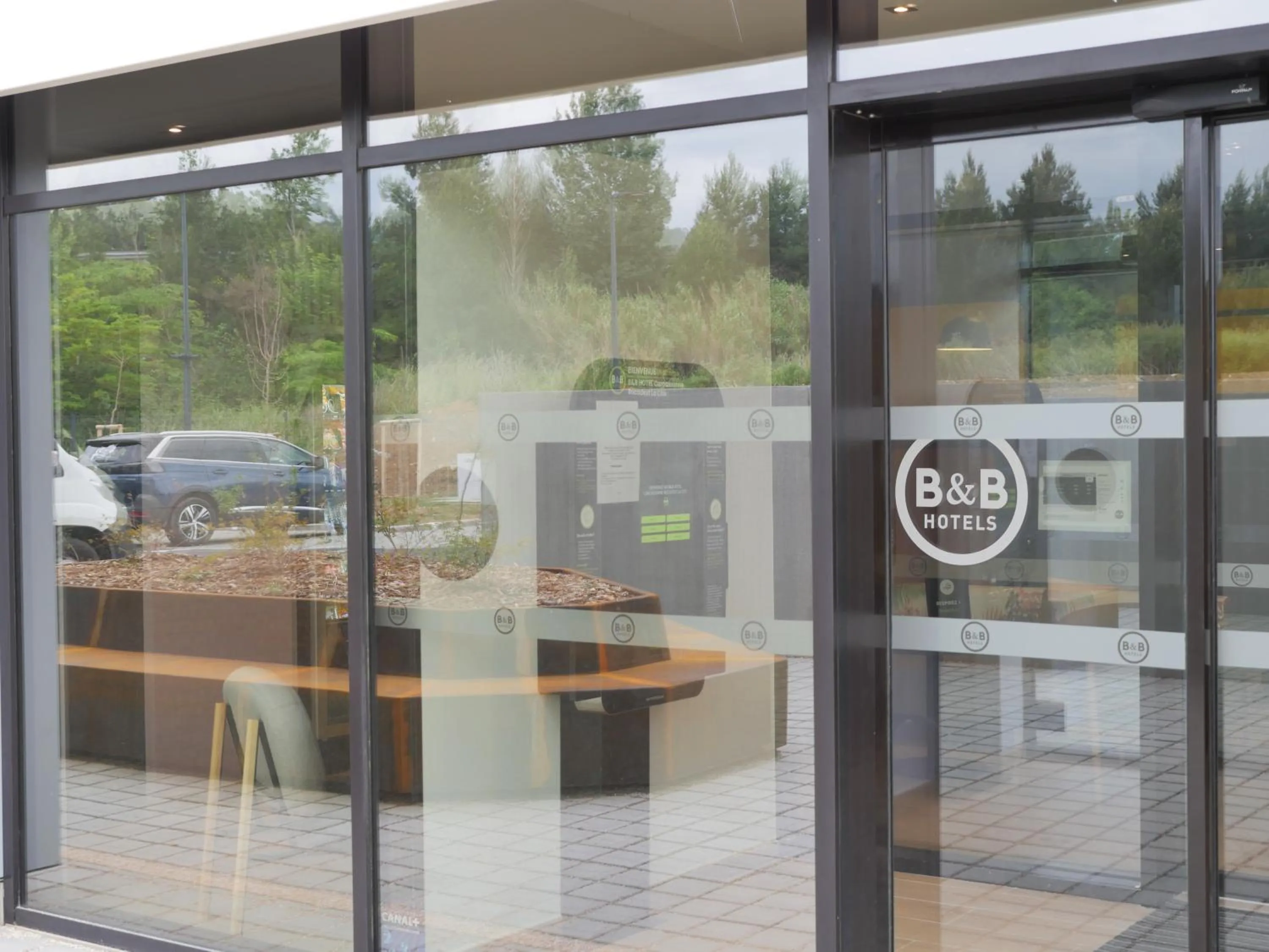 Property building in B&B HOTEL Carcassonne Rocadest La Cité