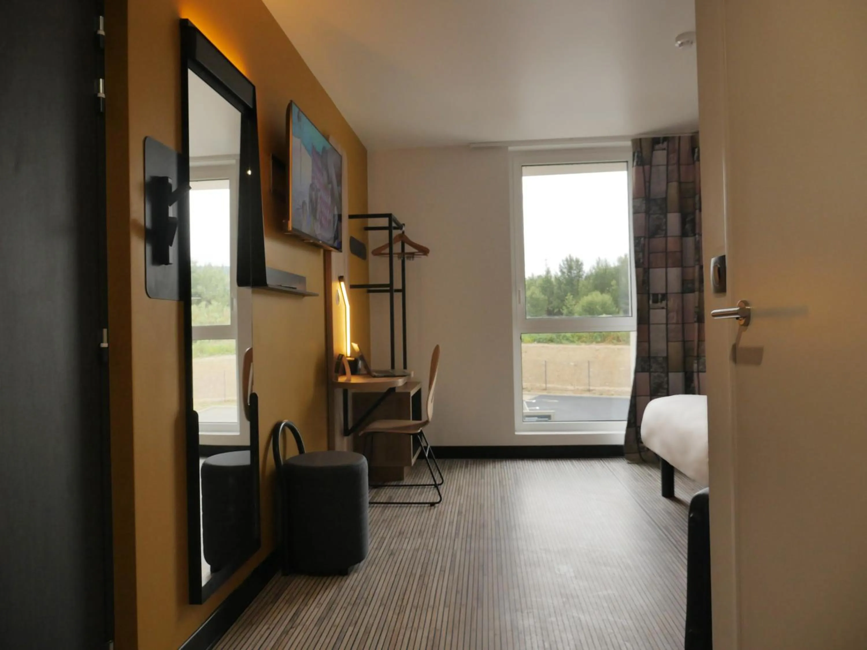 Bedroom, Bed in B&B HOTEL Carcassonne Rocadest La Cité